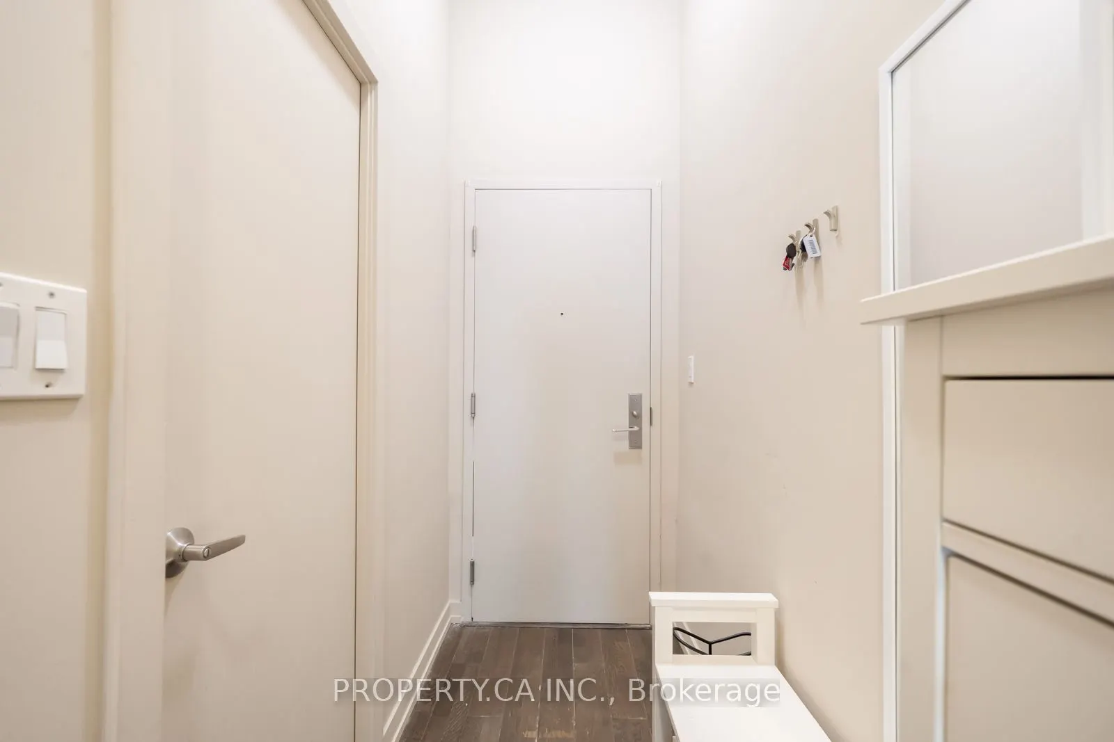 126 Simcoe Street, #708