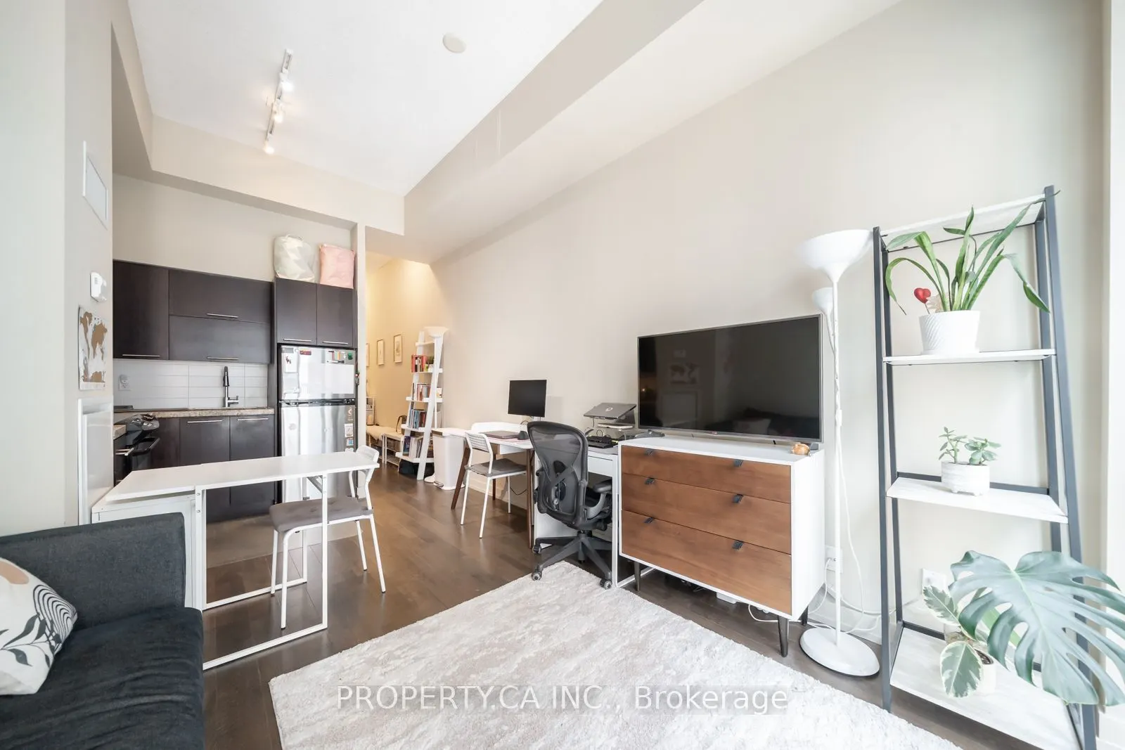 126 Simcoe Street, #708