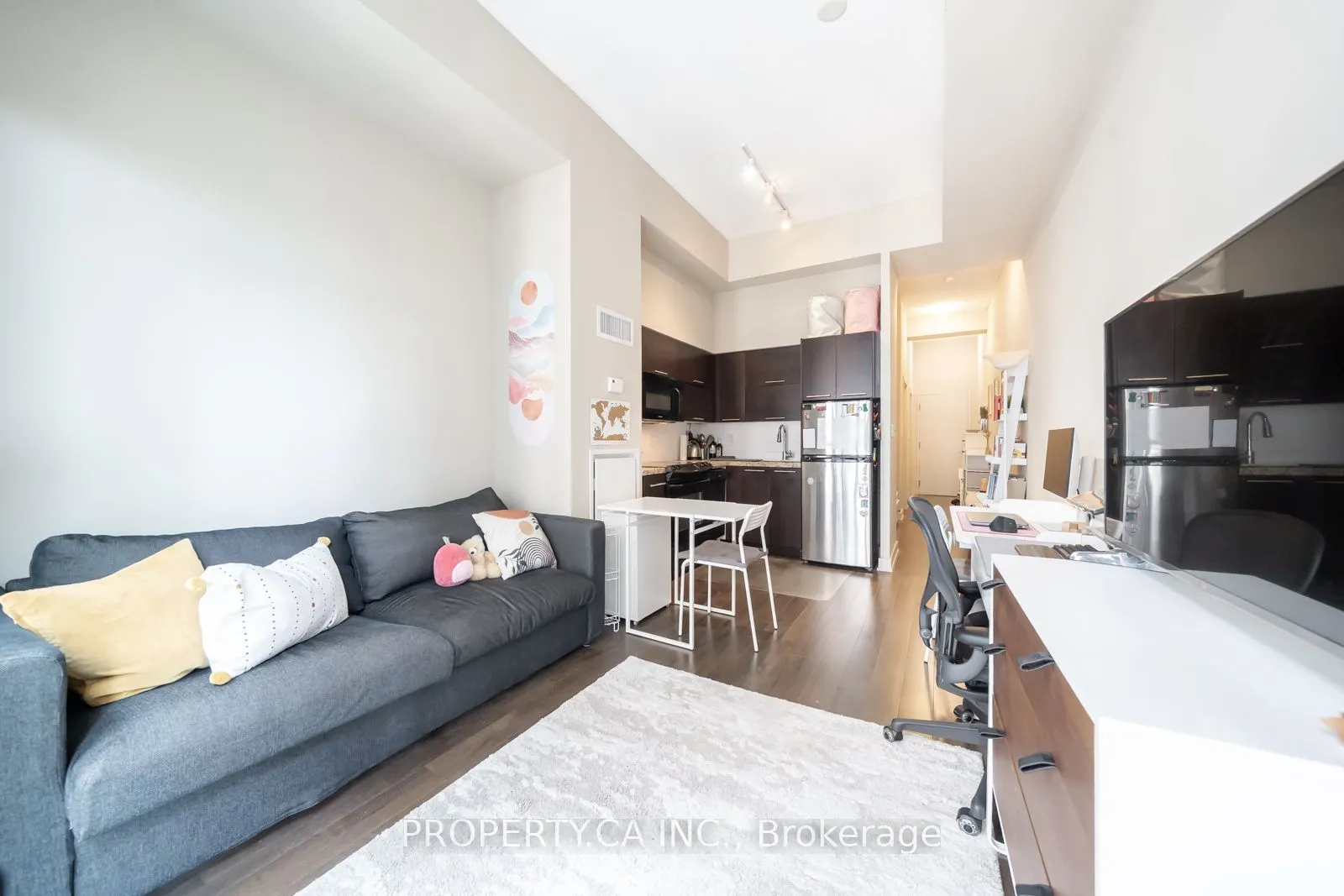 126 Simcoe Street, #708