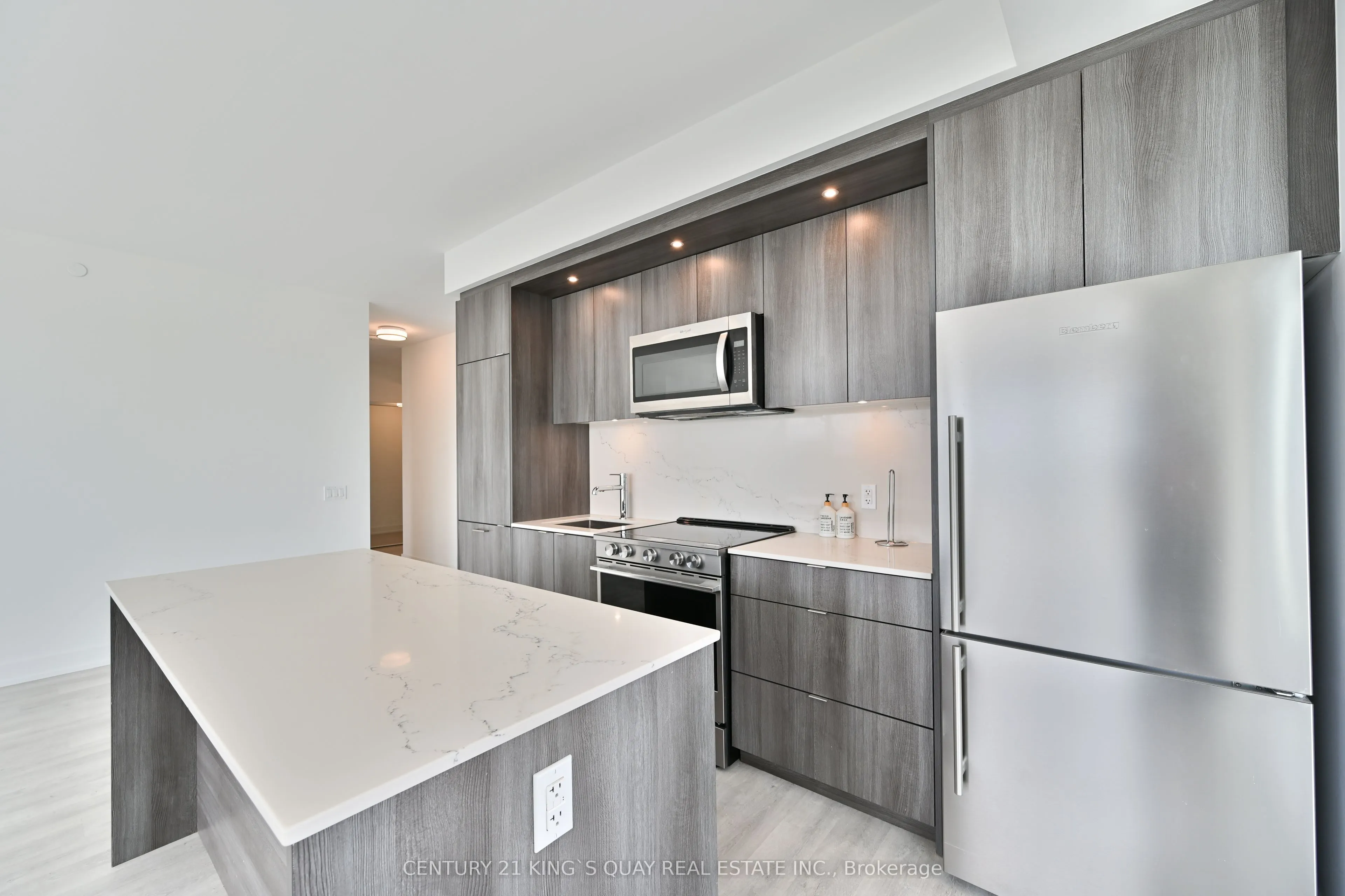 20 Inn On The Park Drive, #1132