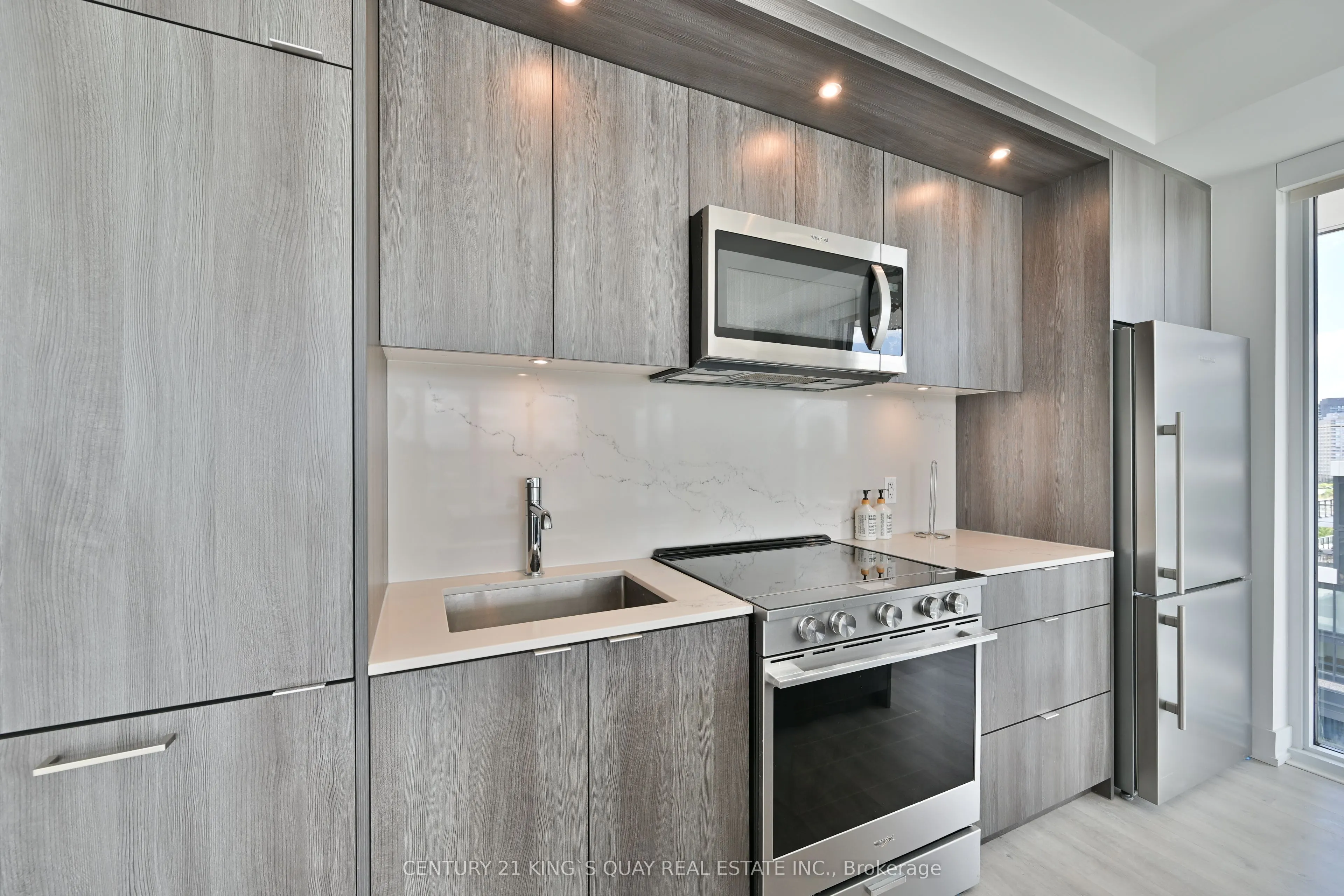 20 Inn On The Park Drive, #1132