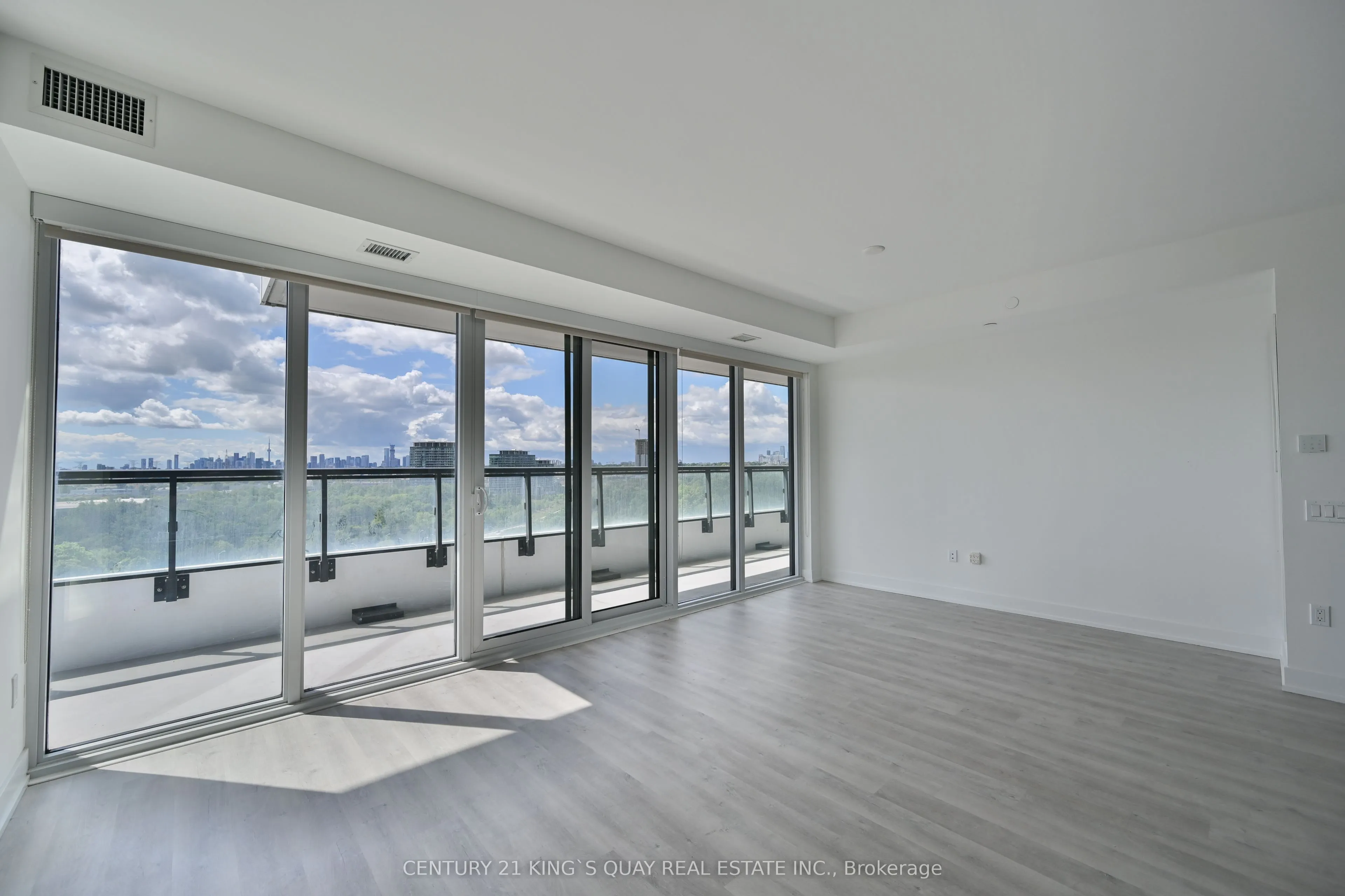 20 Inn On The Park Drive, #1132