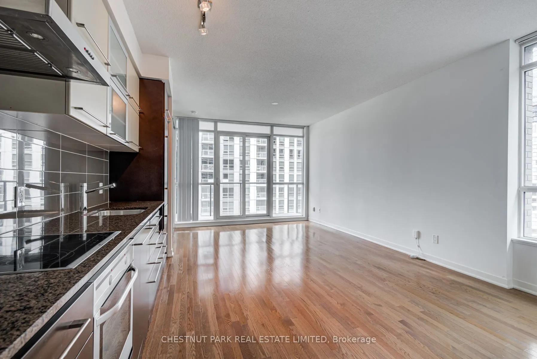 770 Bay Street, #1106