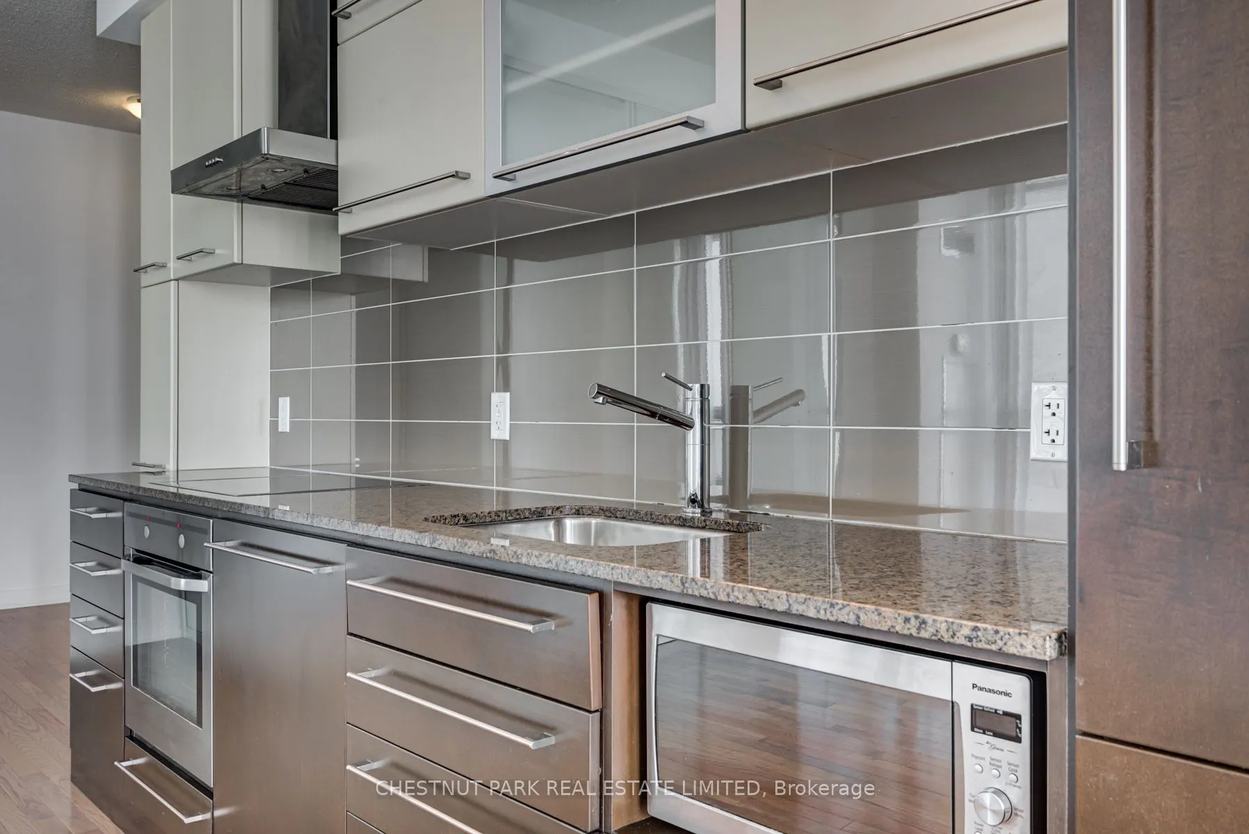 770 Bay Street, #1106