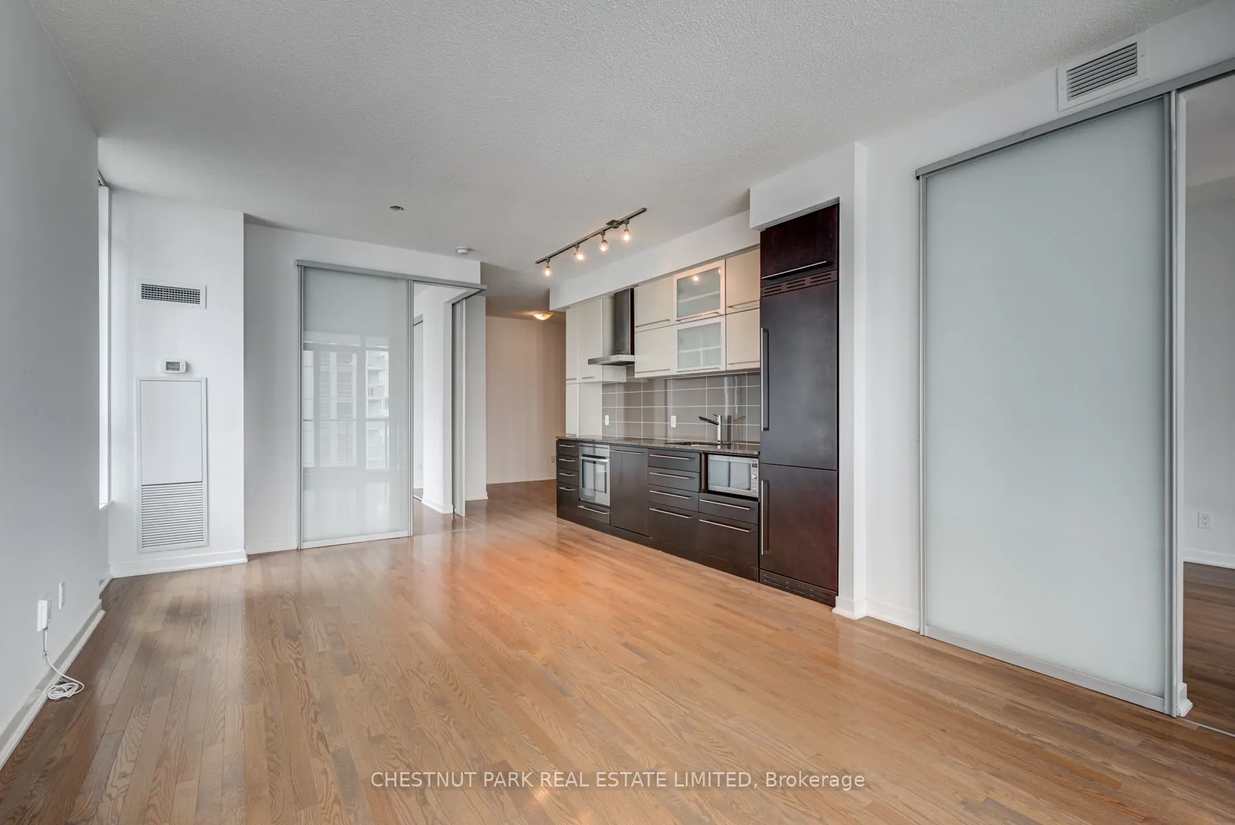 770 Bay Street, #1106