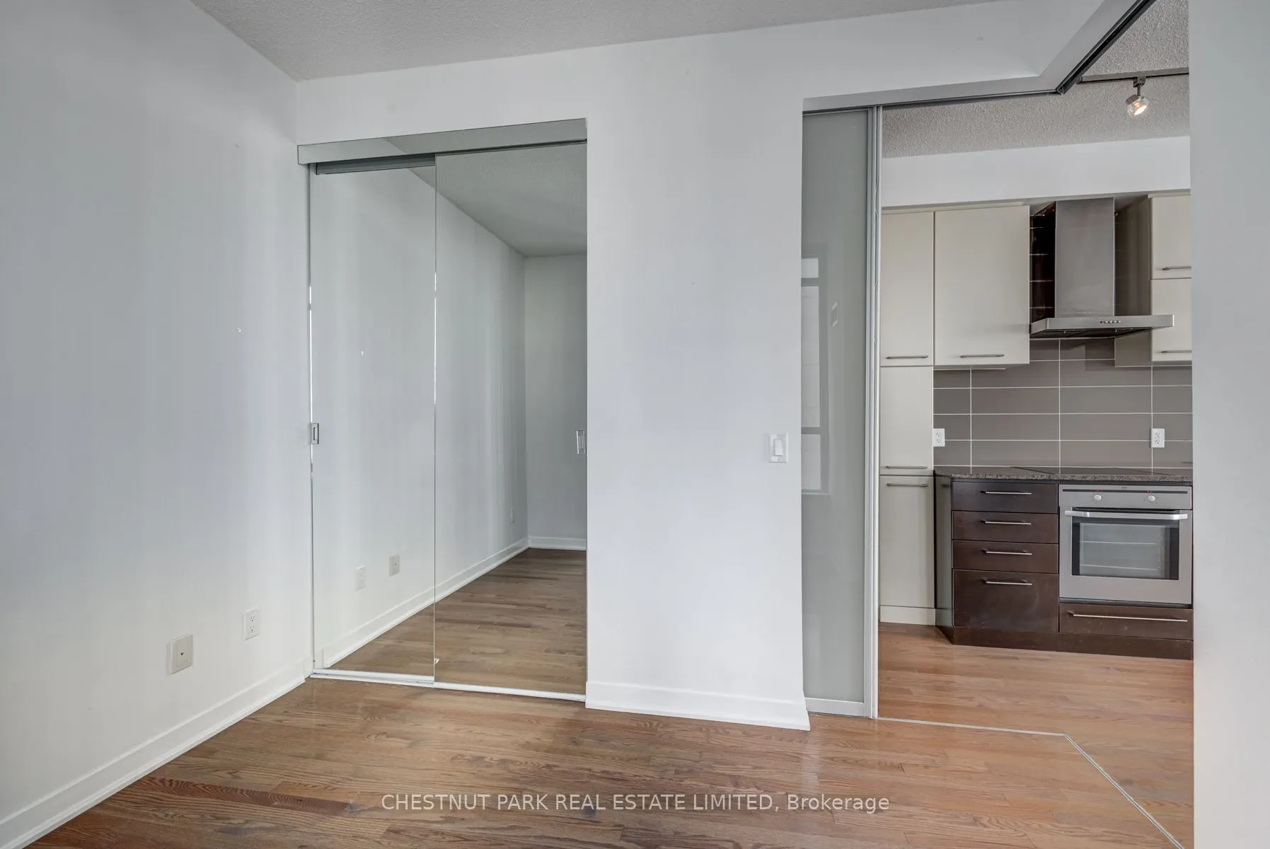 770 Bay Street, #1106