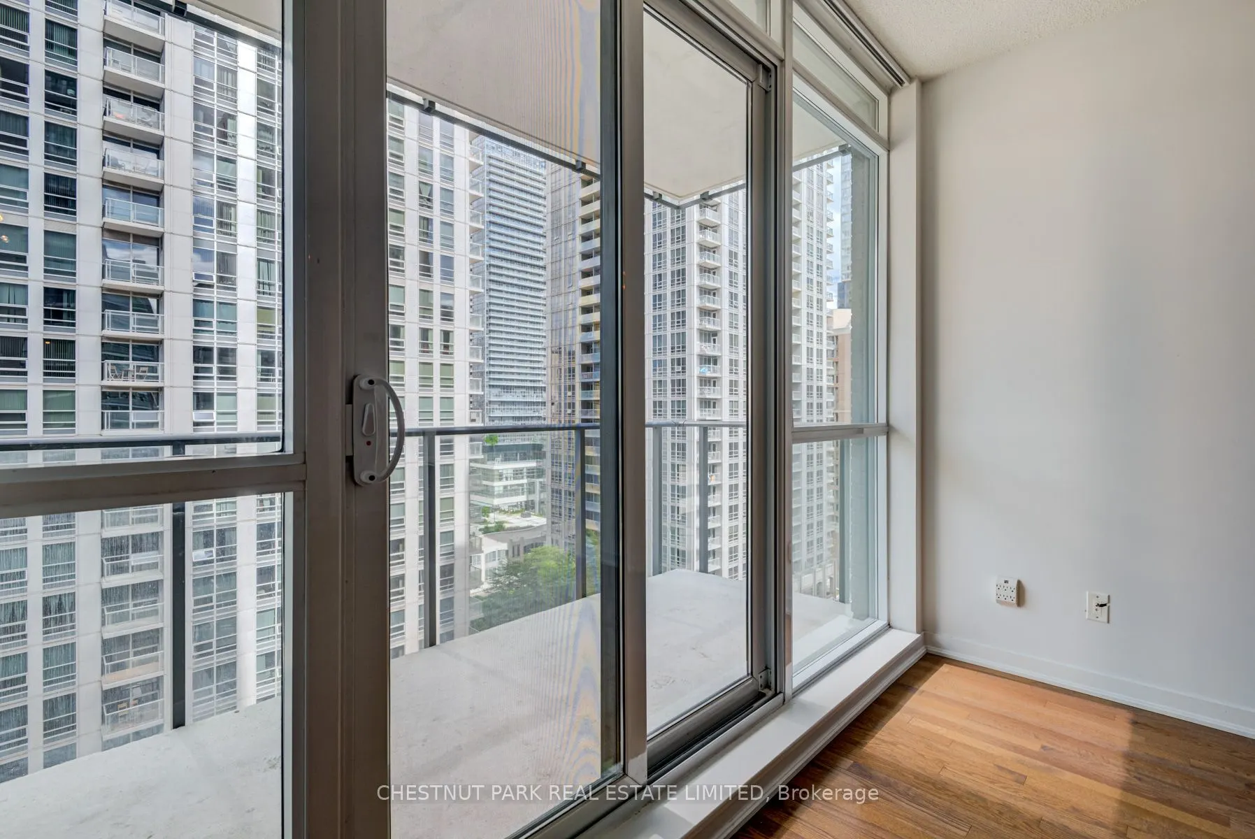 770 Bay Street, #1106