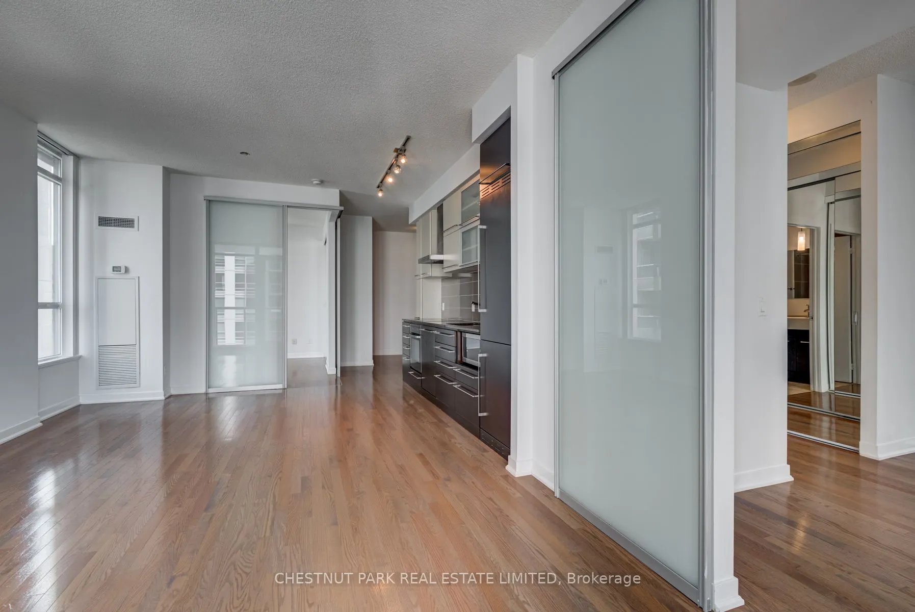 770 Bay Street, #1106