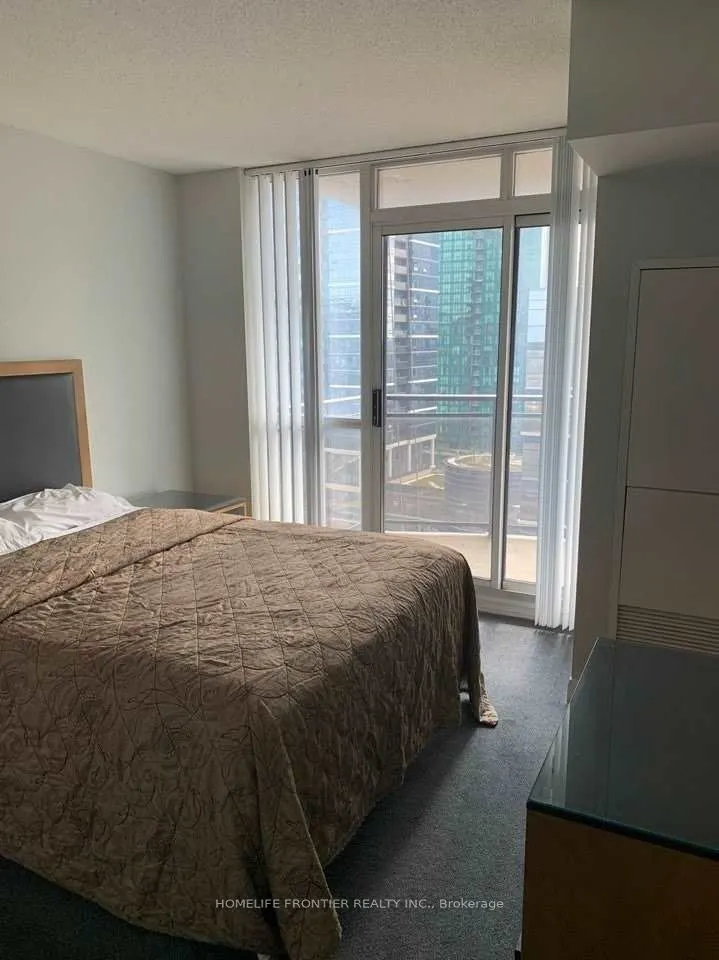 33 Sheppard Avenue, #2206