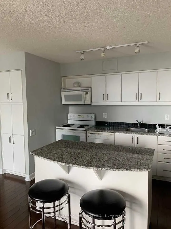 33 Sheppard Avenue, #2206