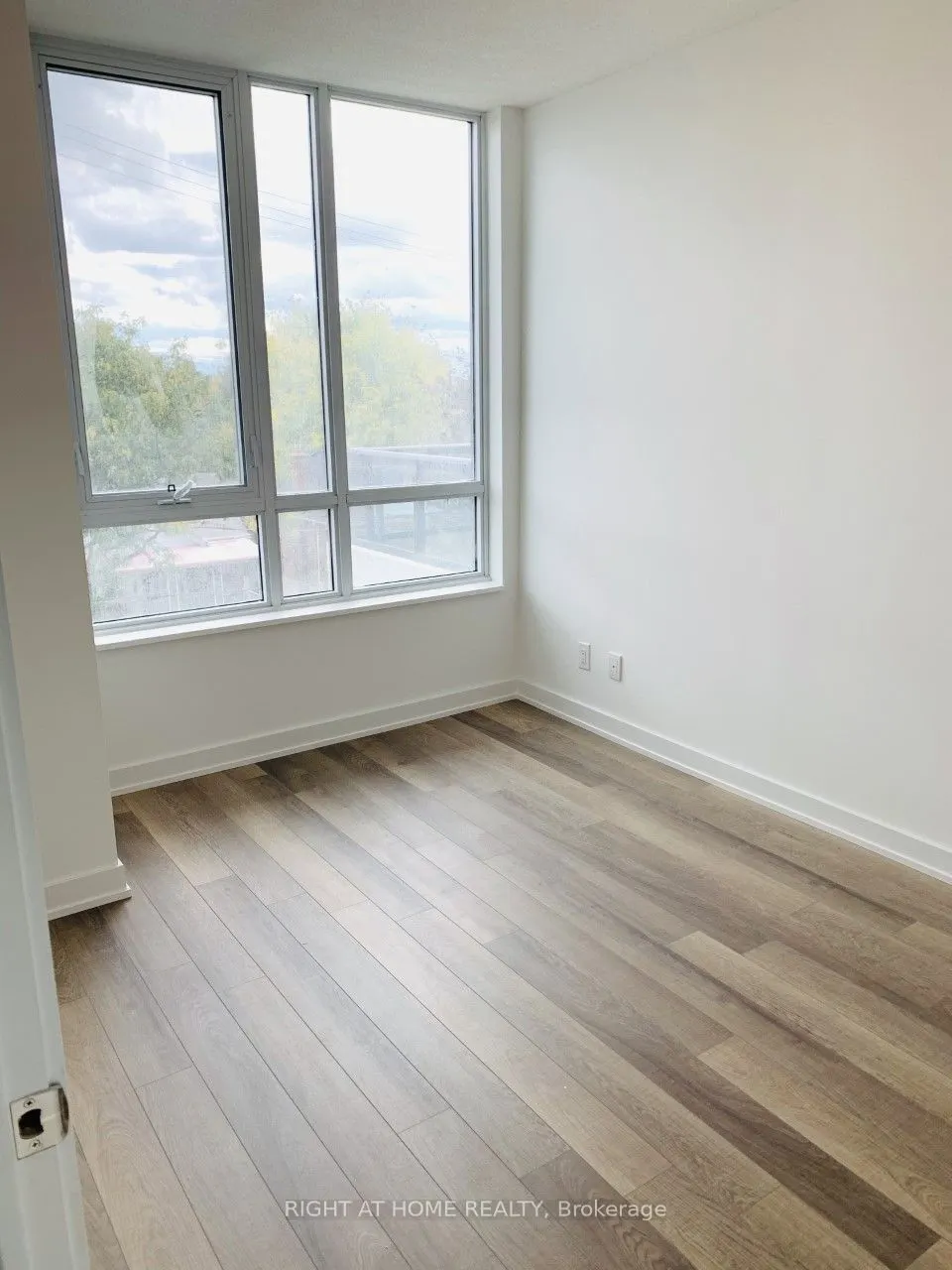 1603 Eglinton Avenue W, #207