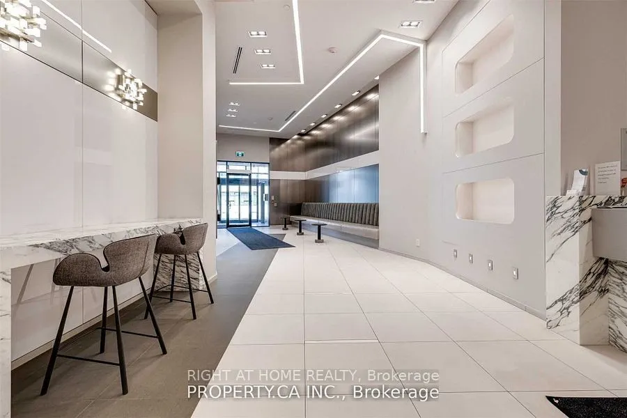 1603 Eglinton Avenue W, #207