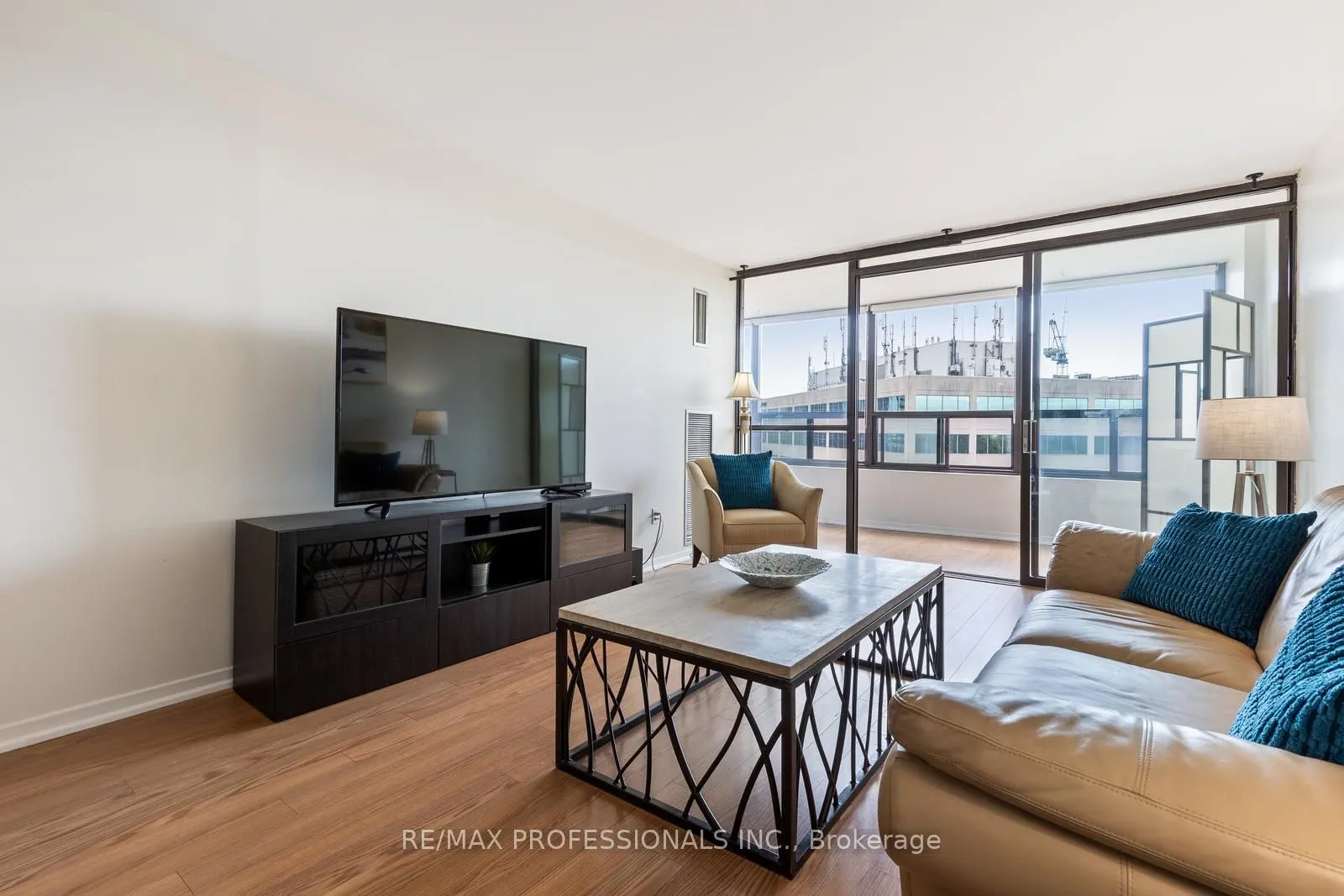 33 Elmhurst Avenue, #1104
