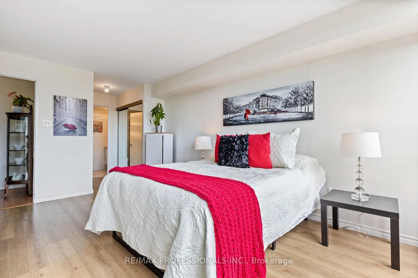 33 Elmhurst Avenue, #1104