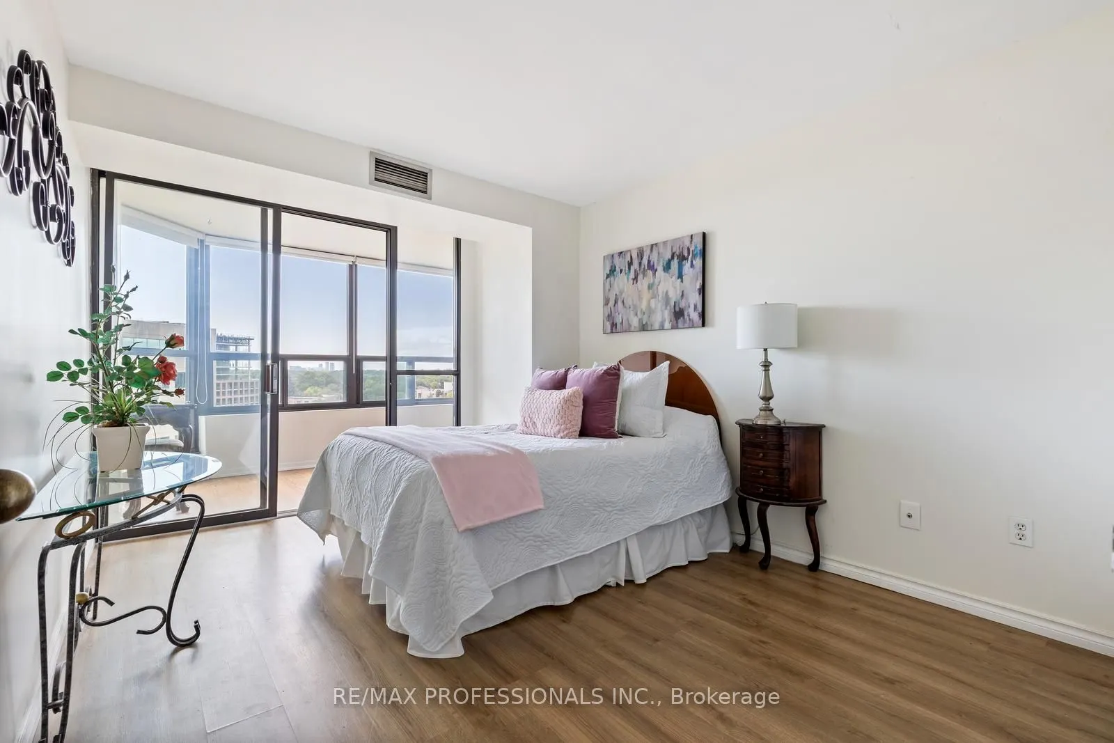 33 Elmhurst Avenue, #1104