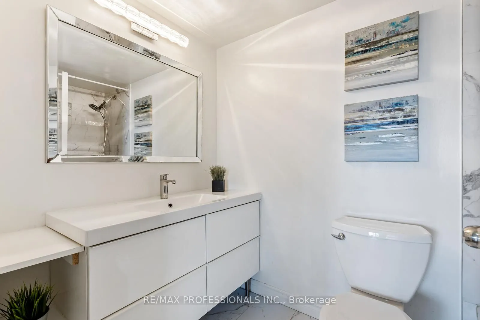 33 Elmhurst Avenue, #1104
