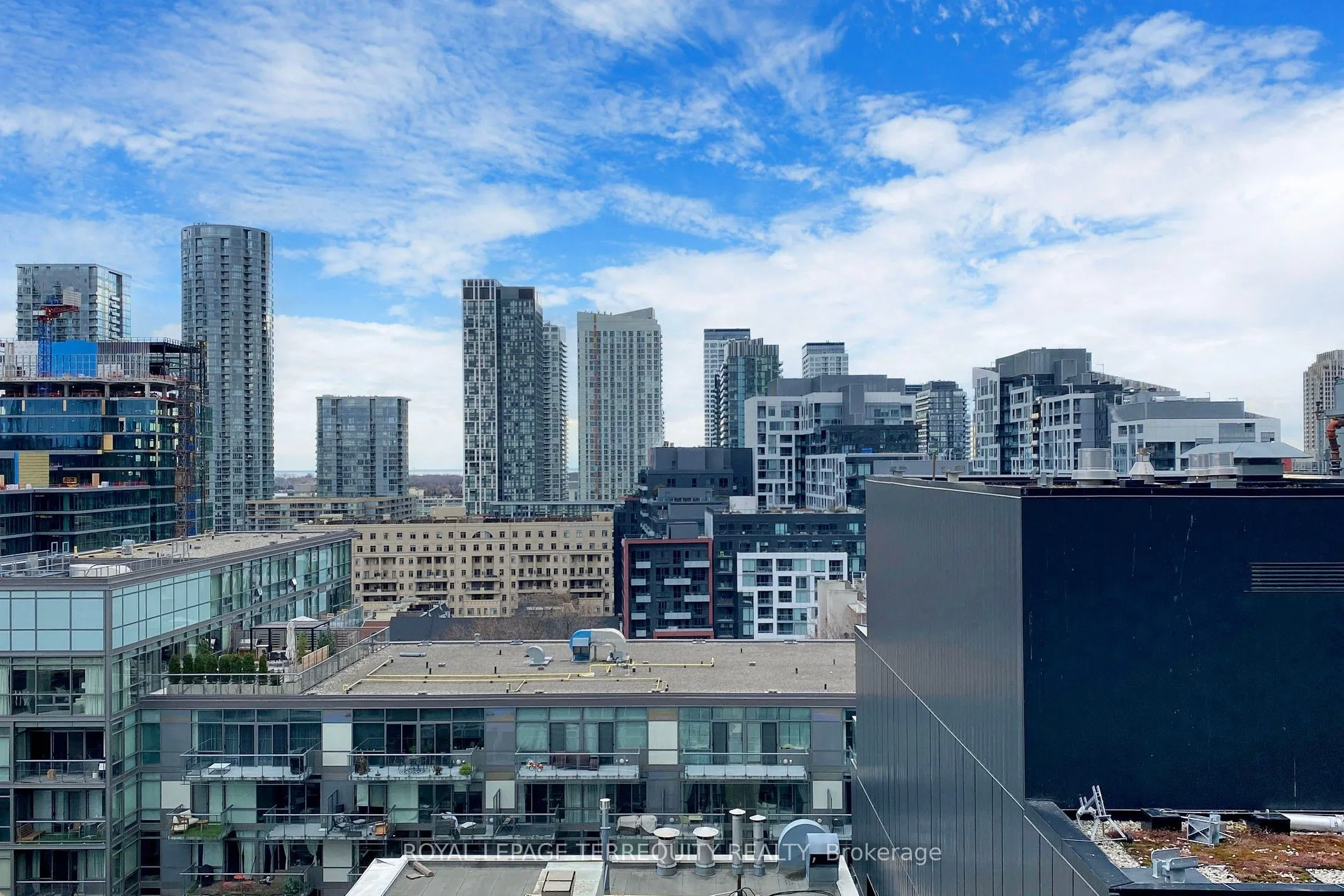 629 King Street W, #1325