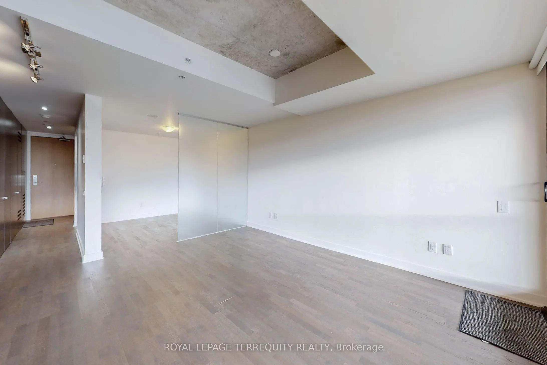 629 King Street W, #1325