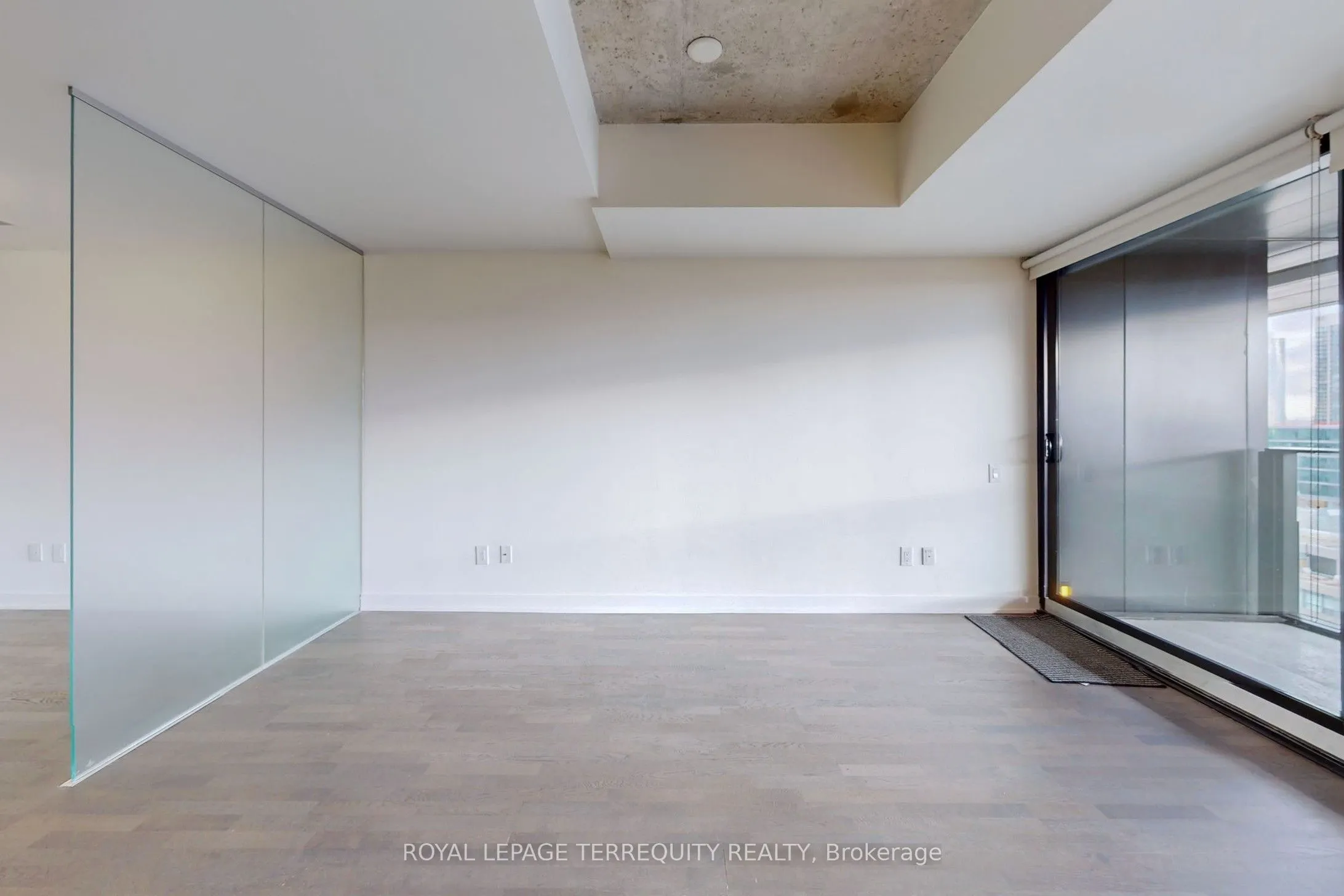 629 King Street W, #1325