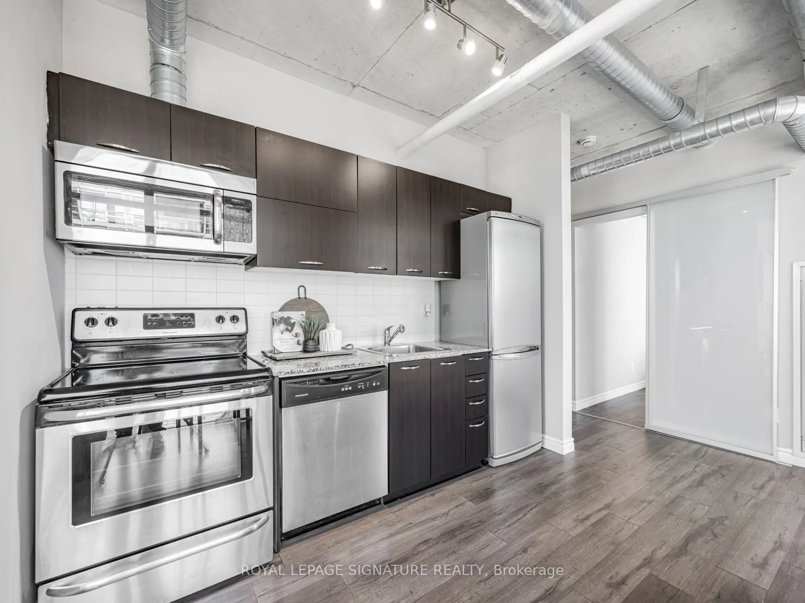 170 Sudbury Street, #806