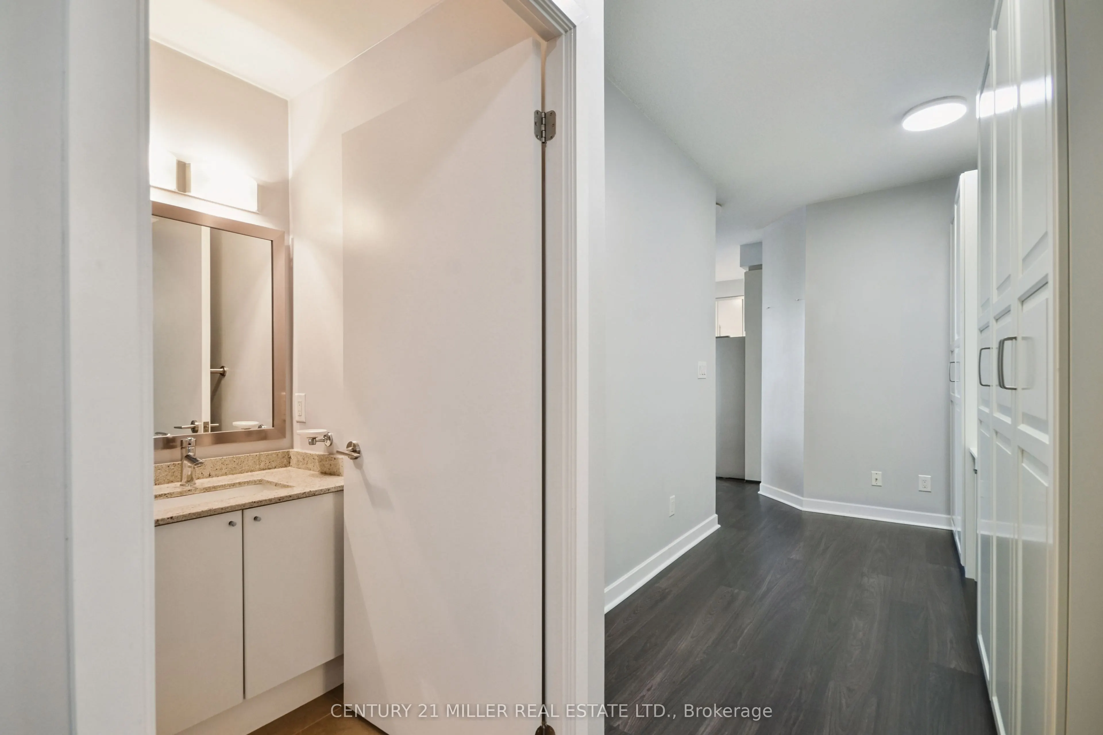 33 Bay Street, #4203