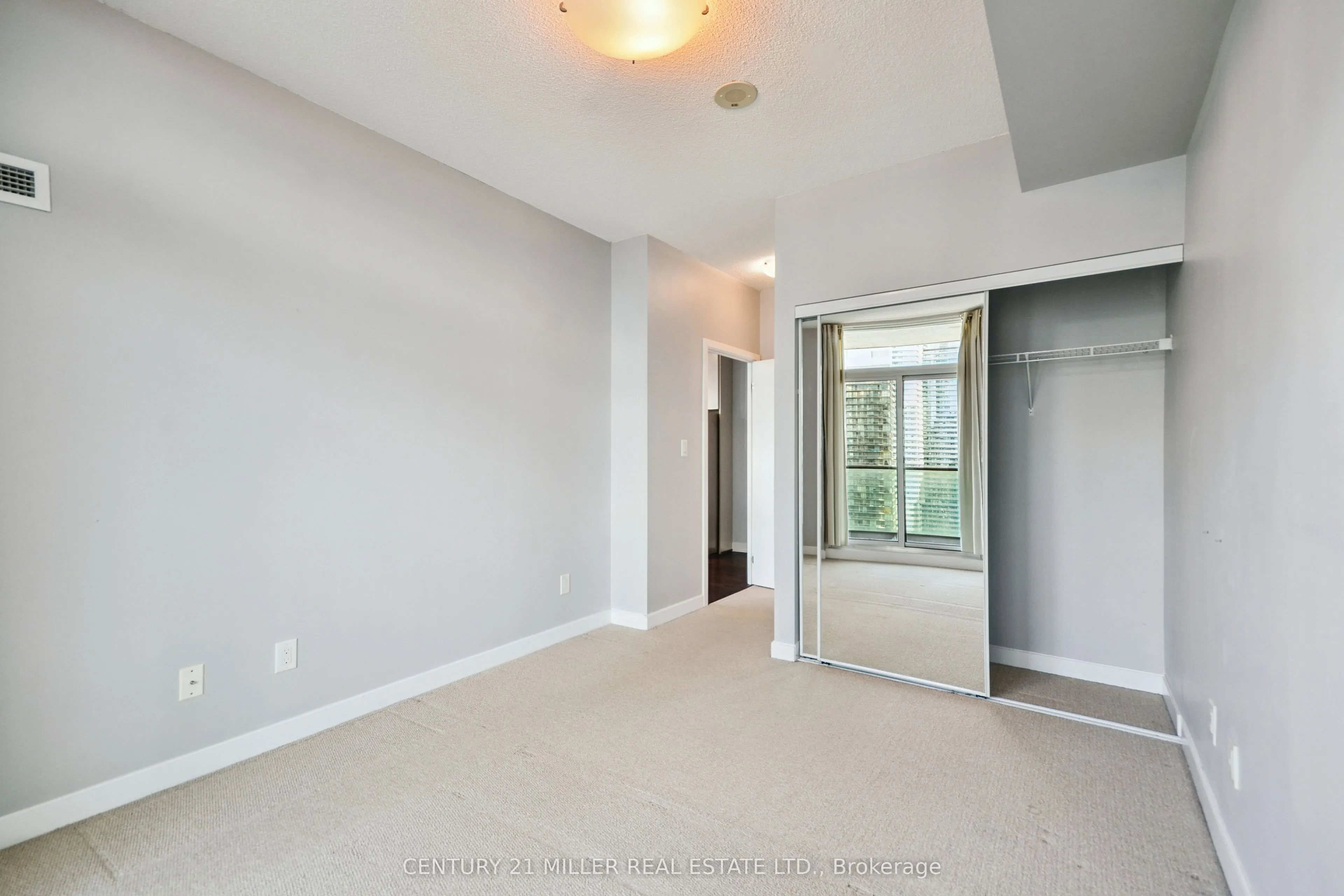 33 Bay Street, #4203