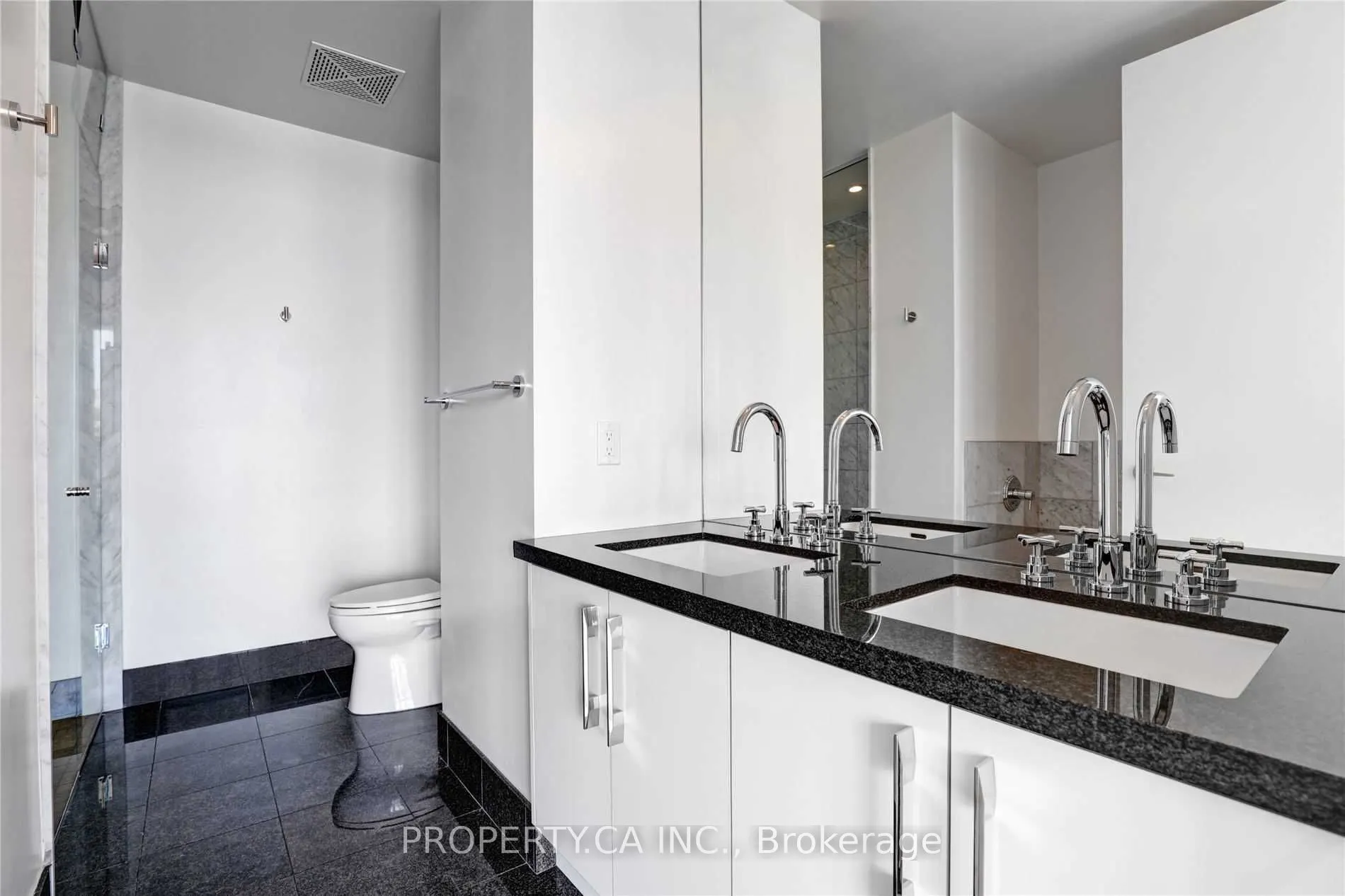 39 Queens Quay E, #314