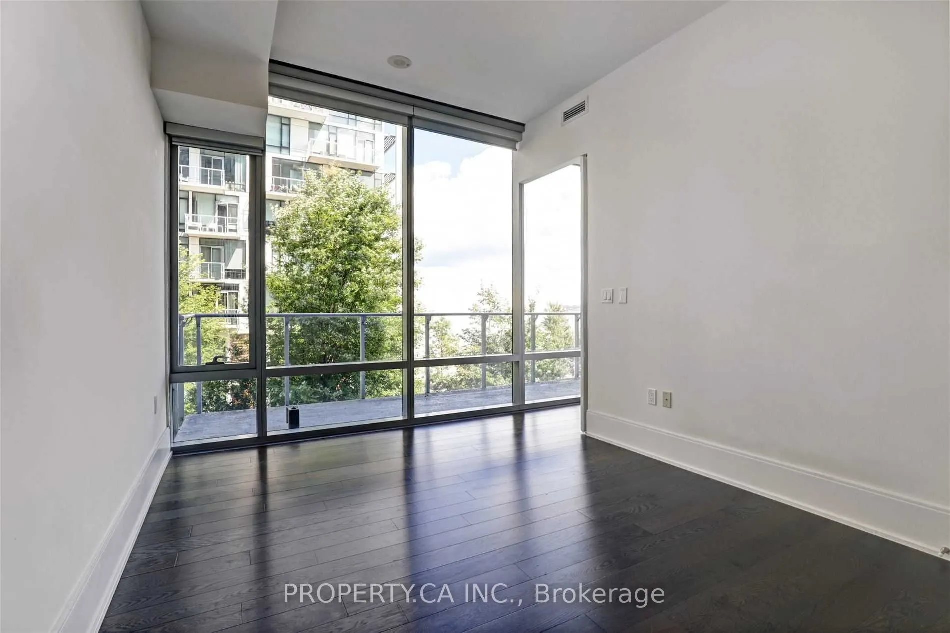 39 Queens Quay E, #314