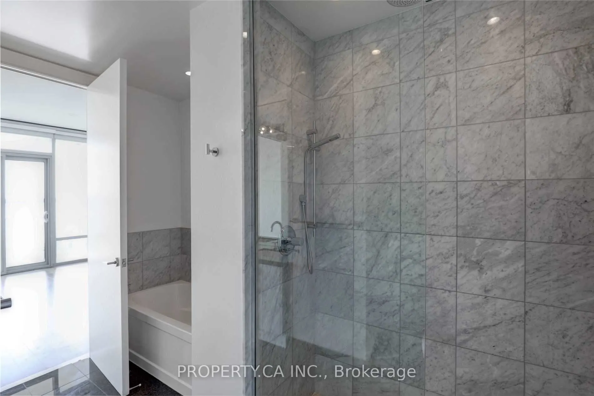 39 Queens Quay E, #314