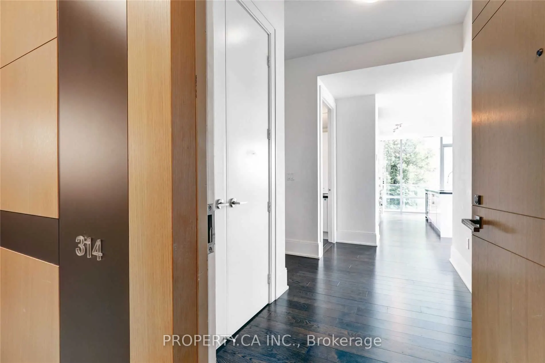 39 Queens Quay E, #314