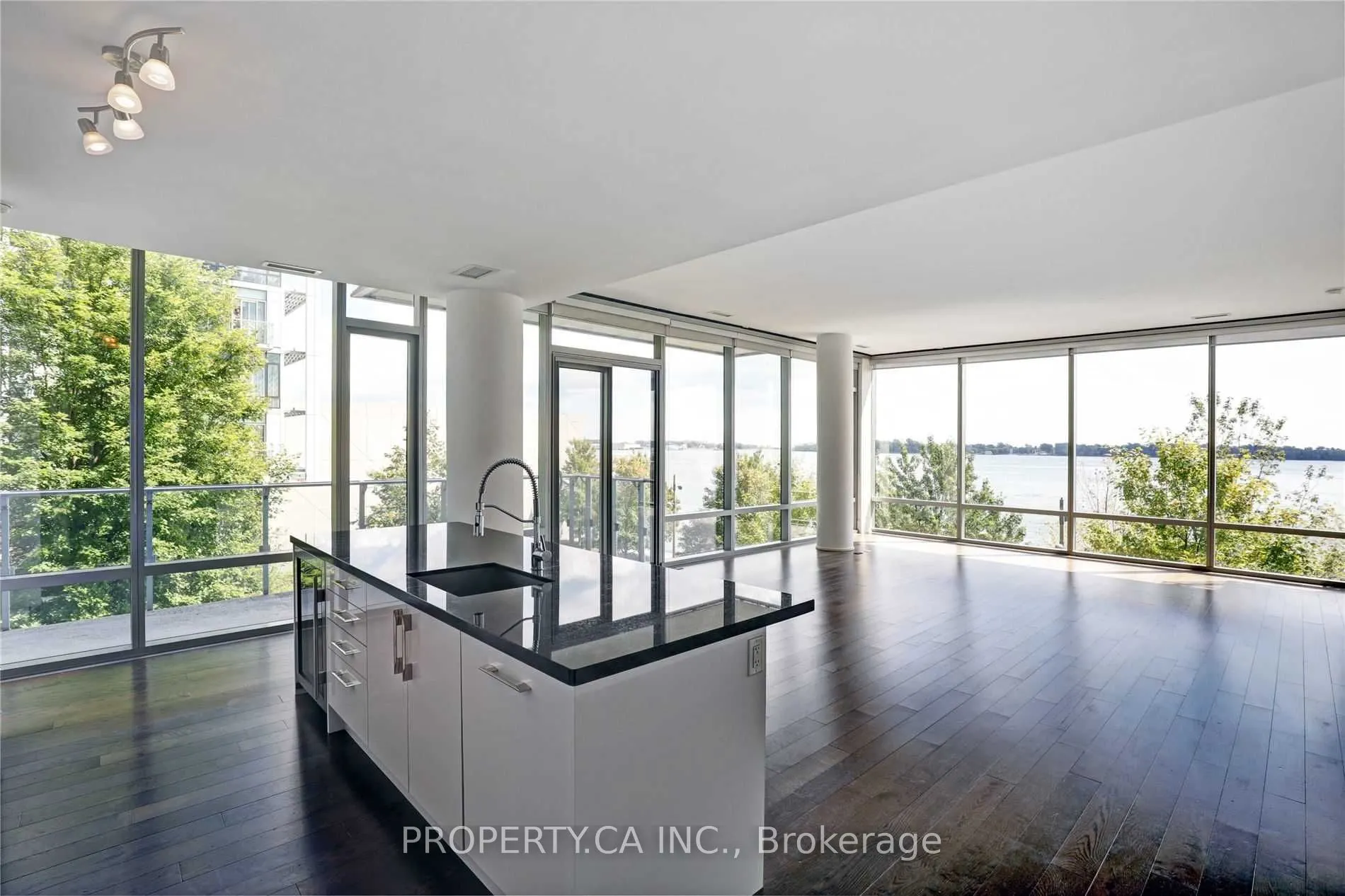 39 Queens Quay E, #314