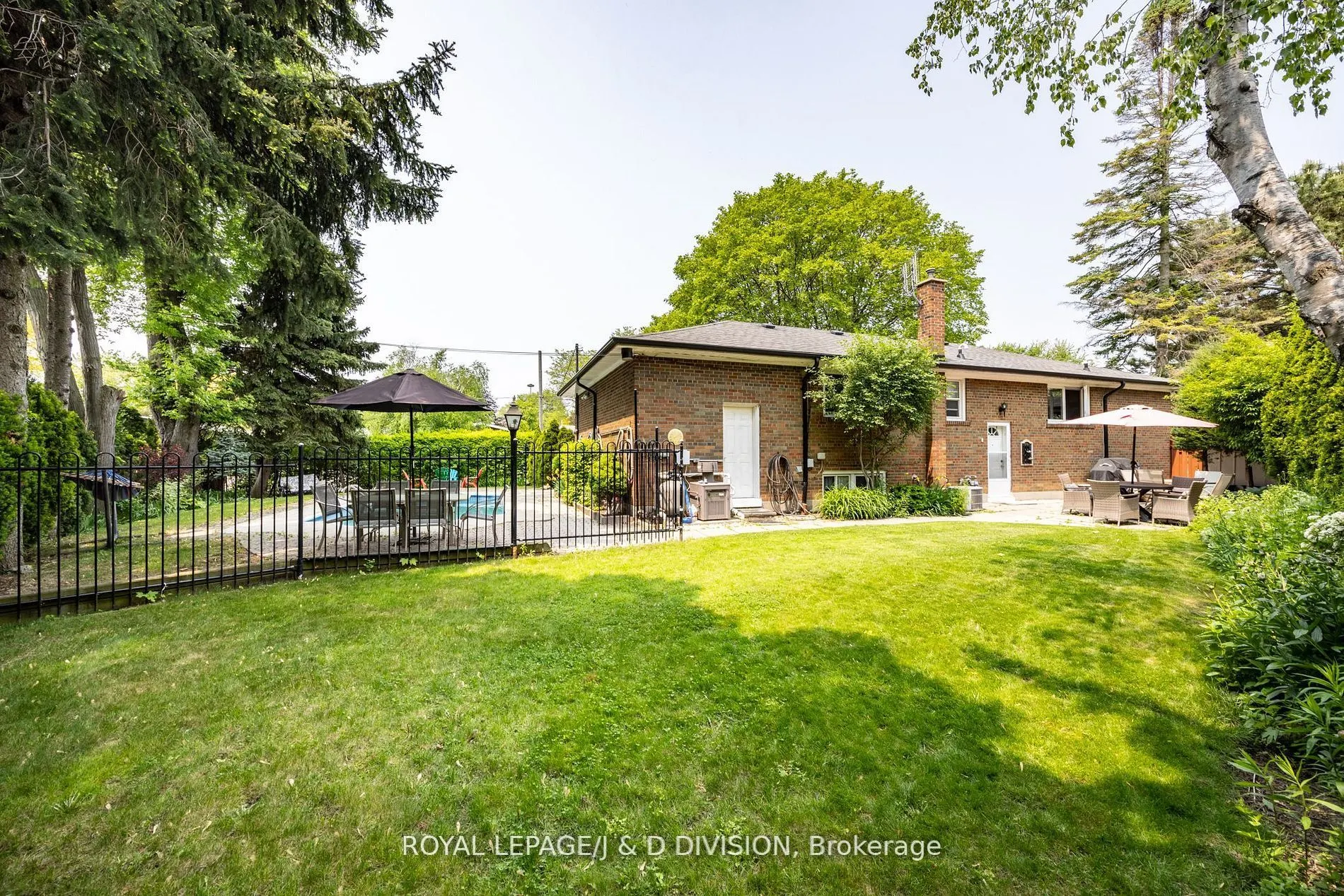 48 Greengrove Crescent