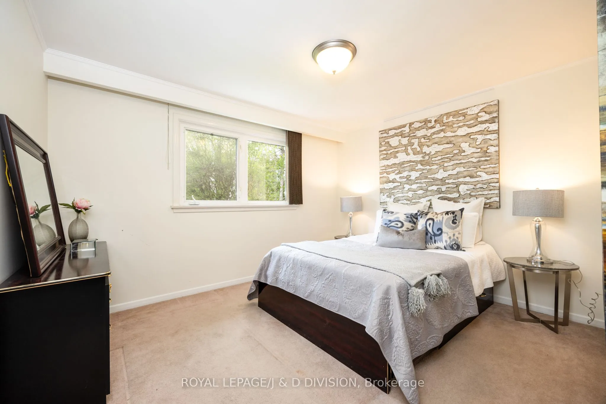 48 Greengrove Crescent