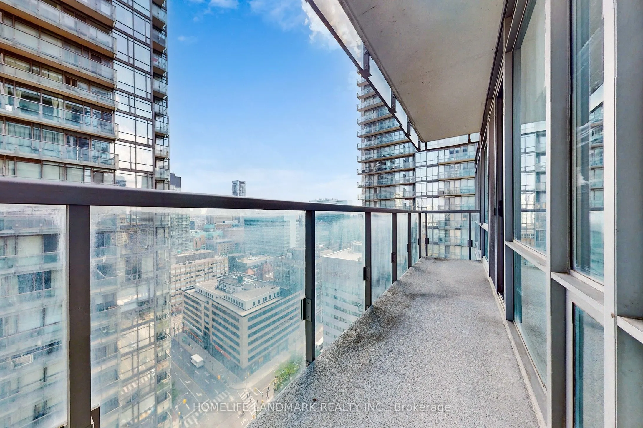 37 Grosvenor Street, #2401