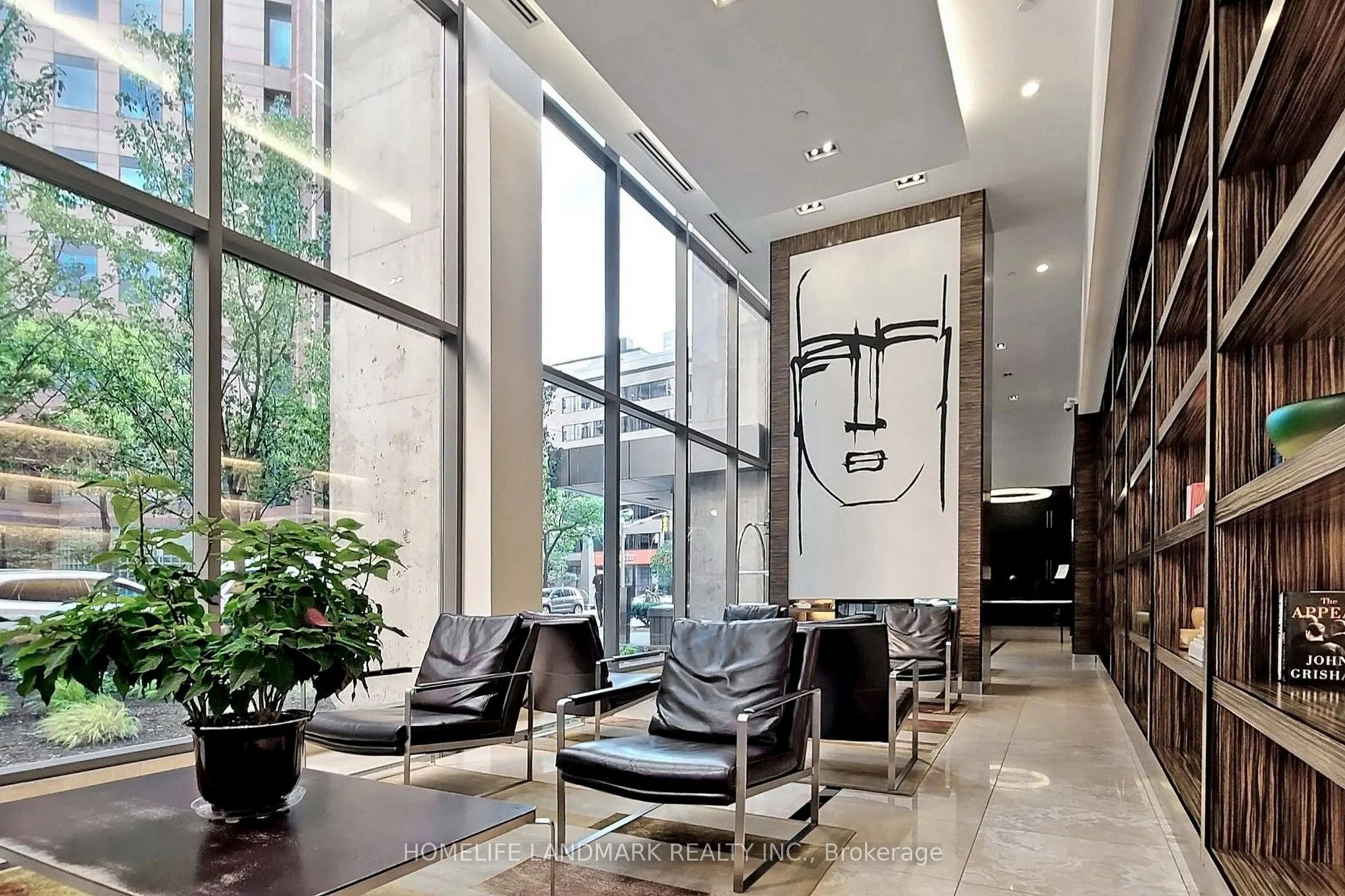 37 Grosvenor Street, #2401