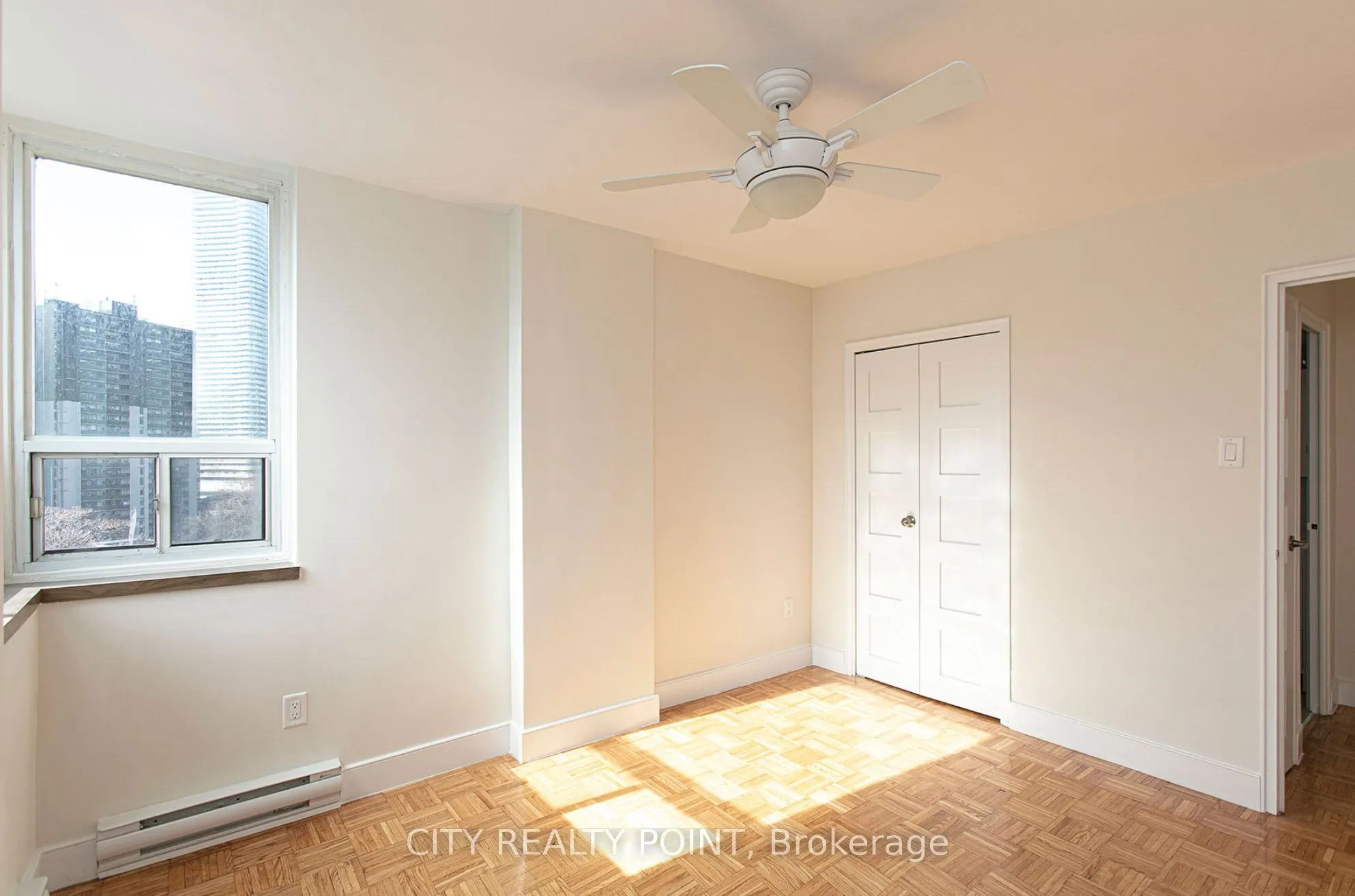 55 Isabella Street, #1002