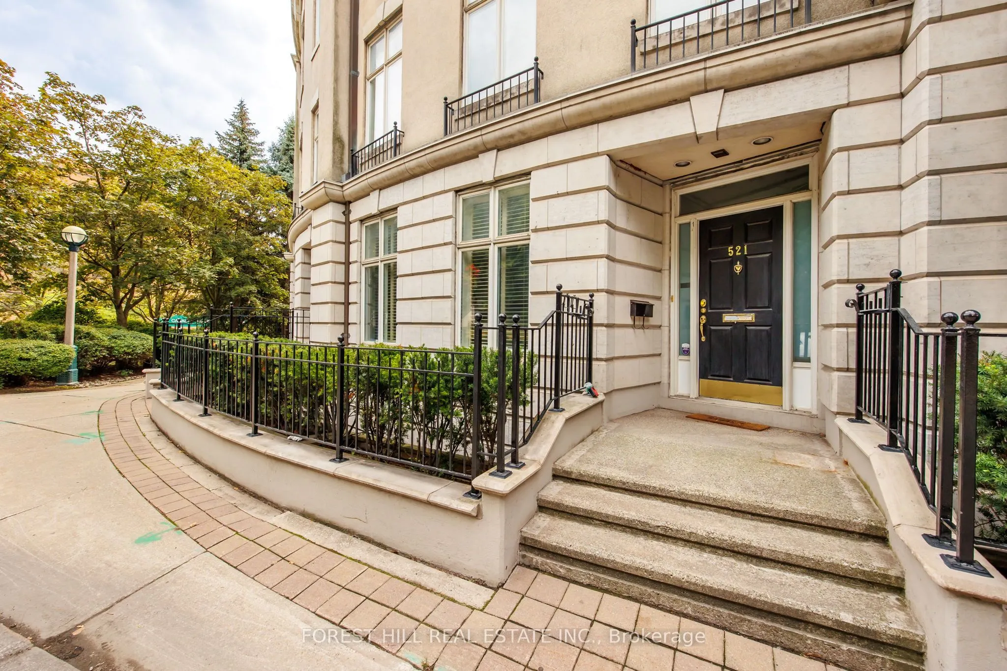 521 Davenport Road