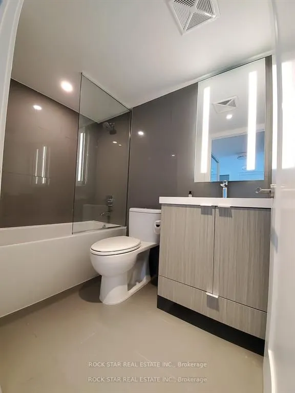585 Bloor Street E, #1615