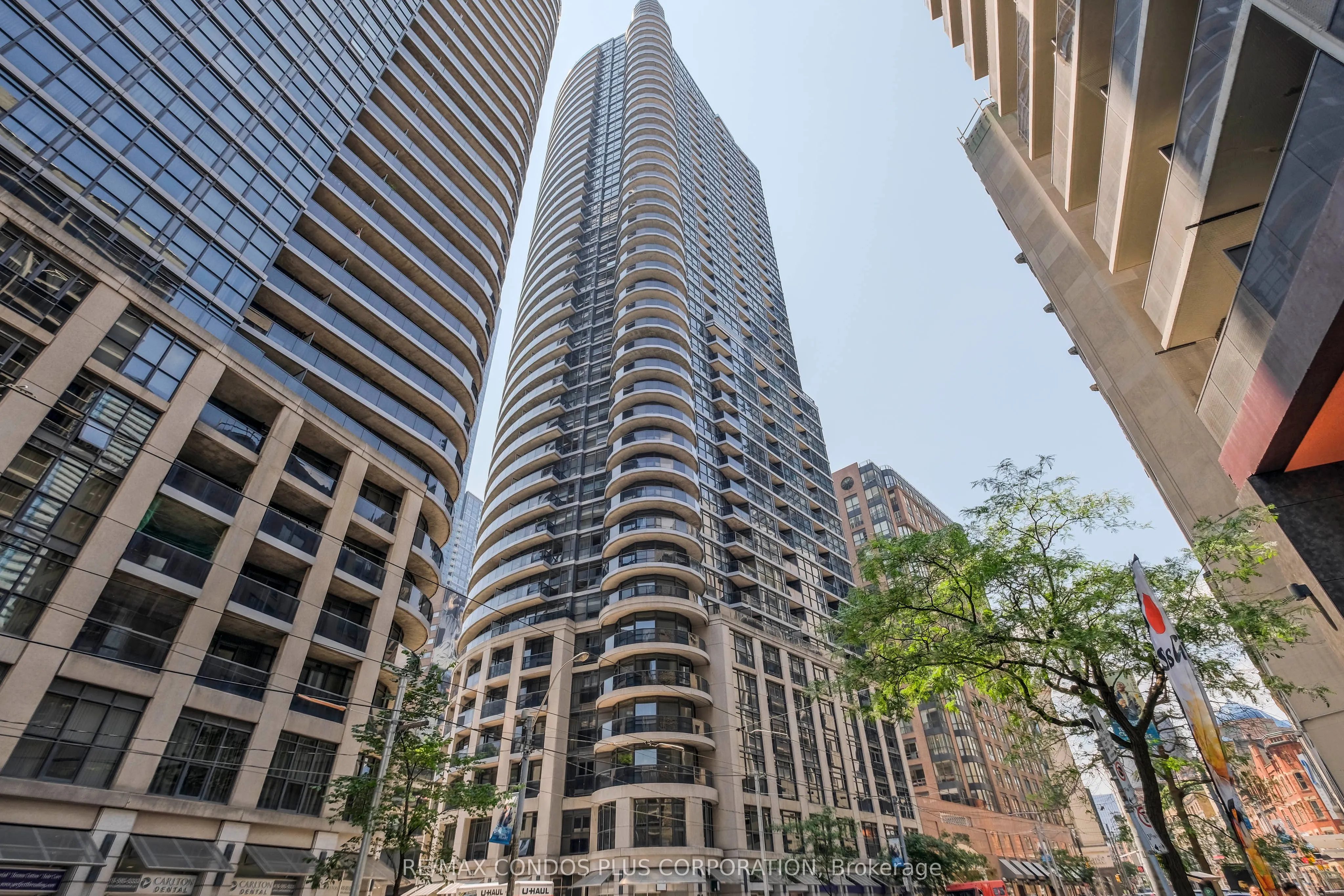 21 Carlton Street, #2010