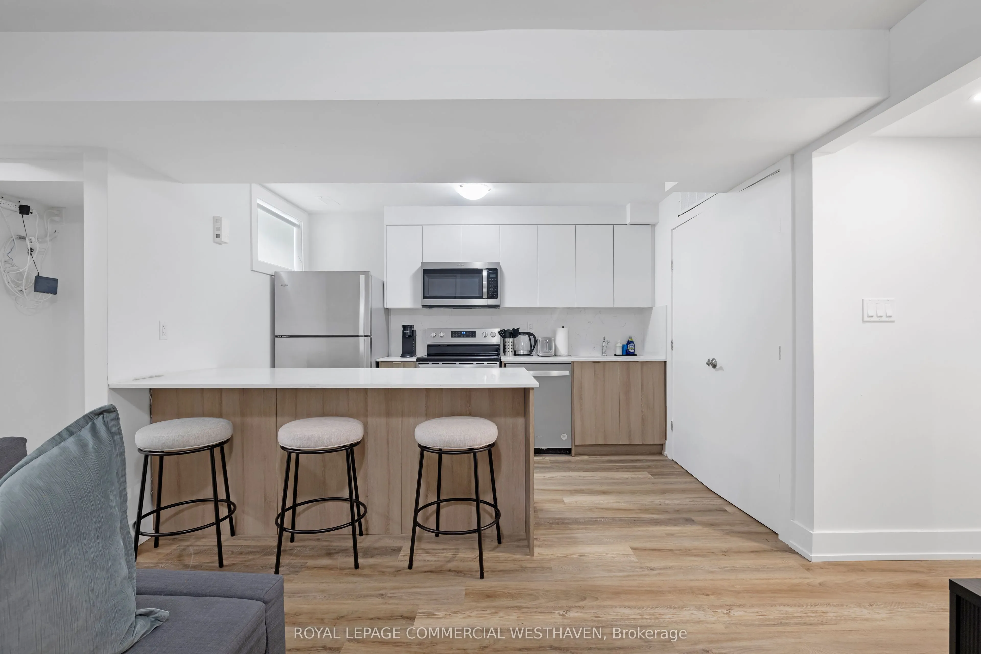 449 Lansdowne Avenue, #C