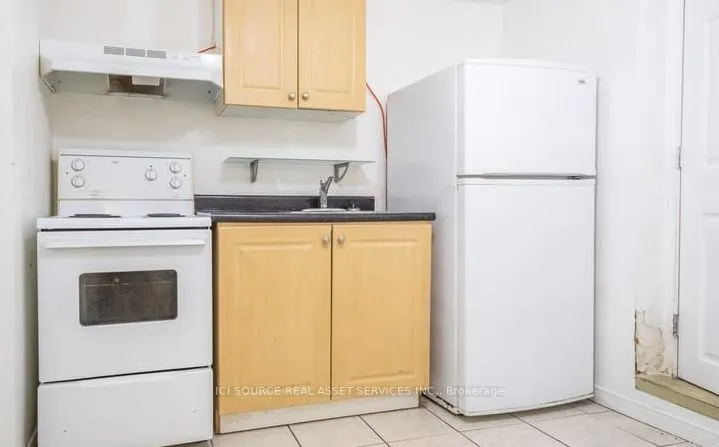 693 Euclid Avenue, #3