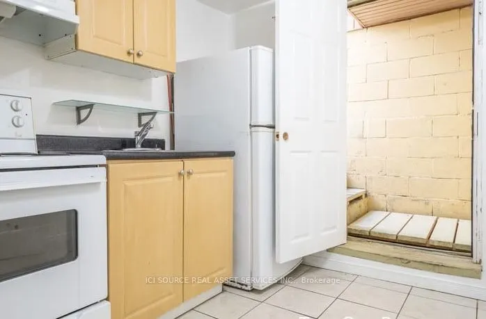 693 Euclid Avenue, #3