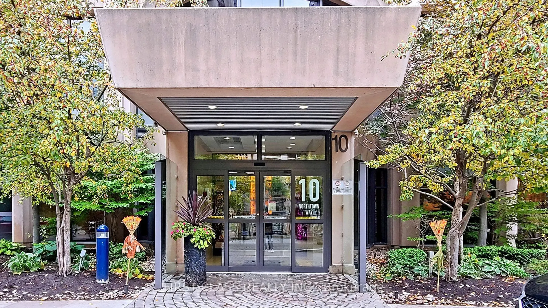 10 Northtown Way, #408