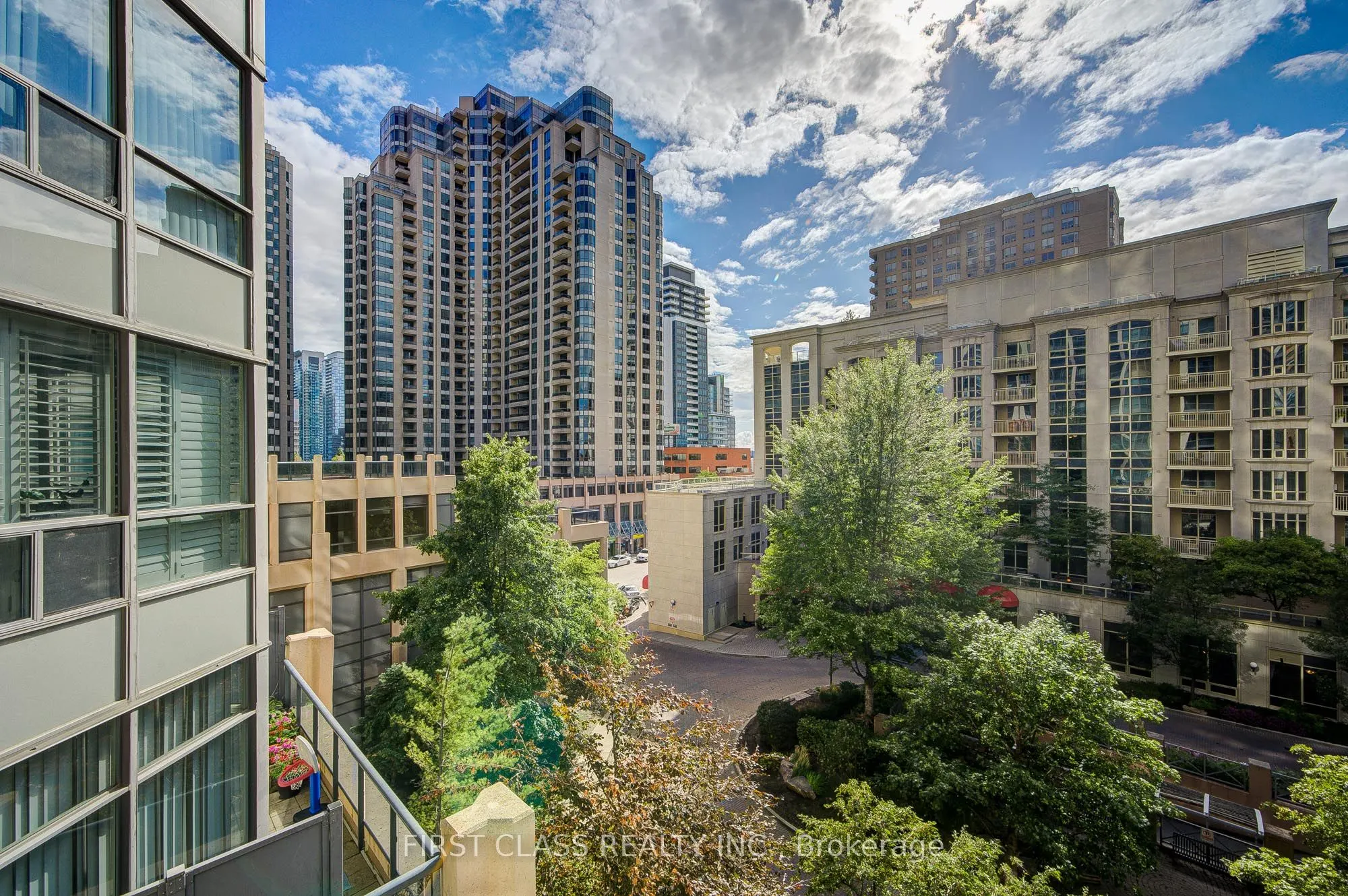 10 Northtown Way, #408
