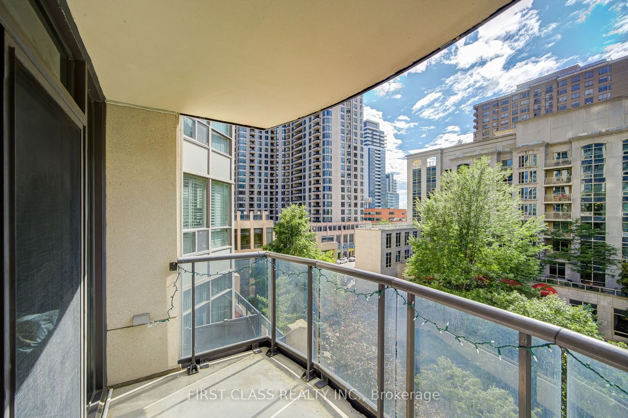10 Northtown Way, #408