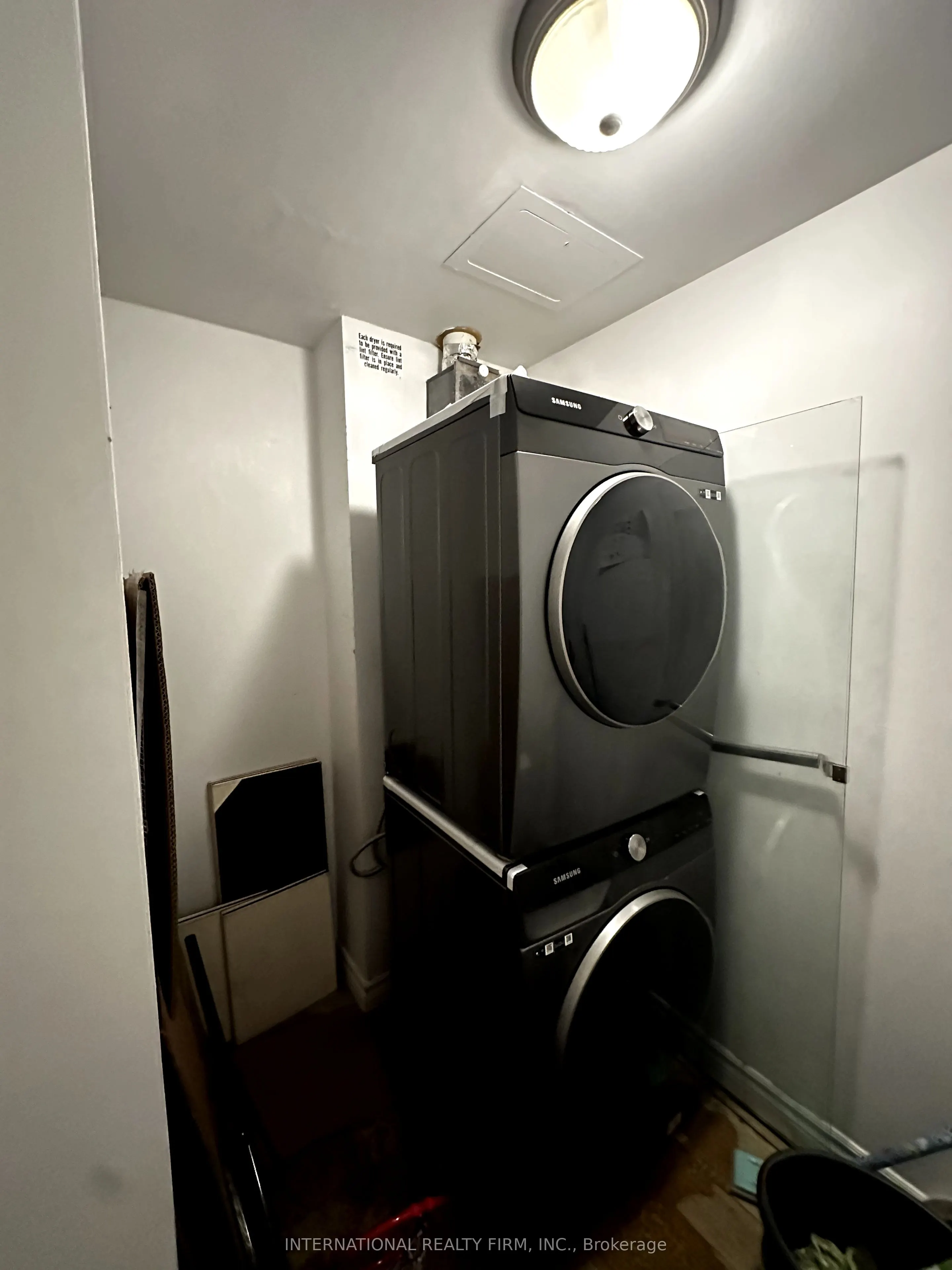 711 Bay Street, #716