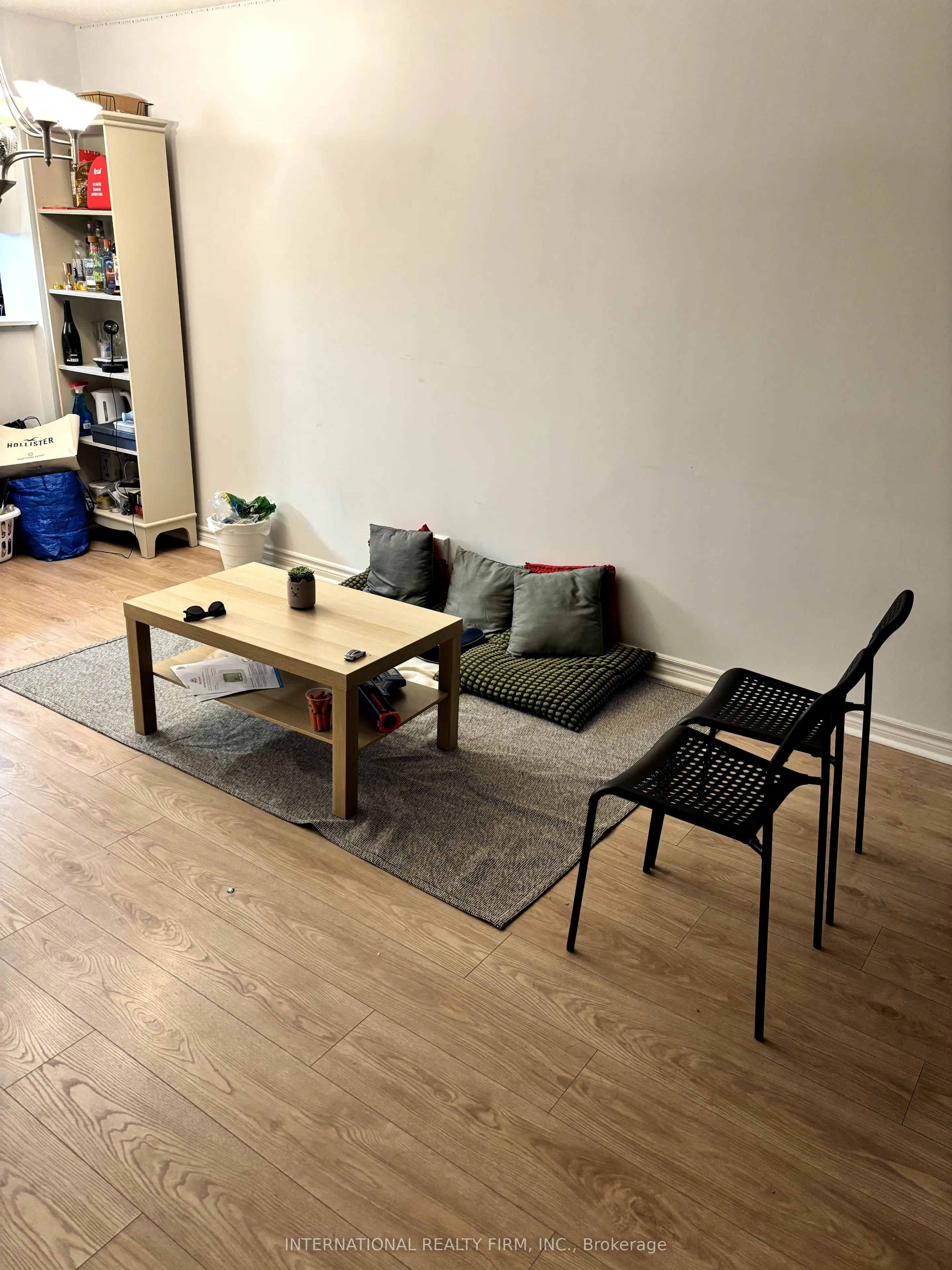 711 Bay Street, #716