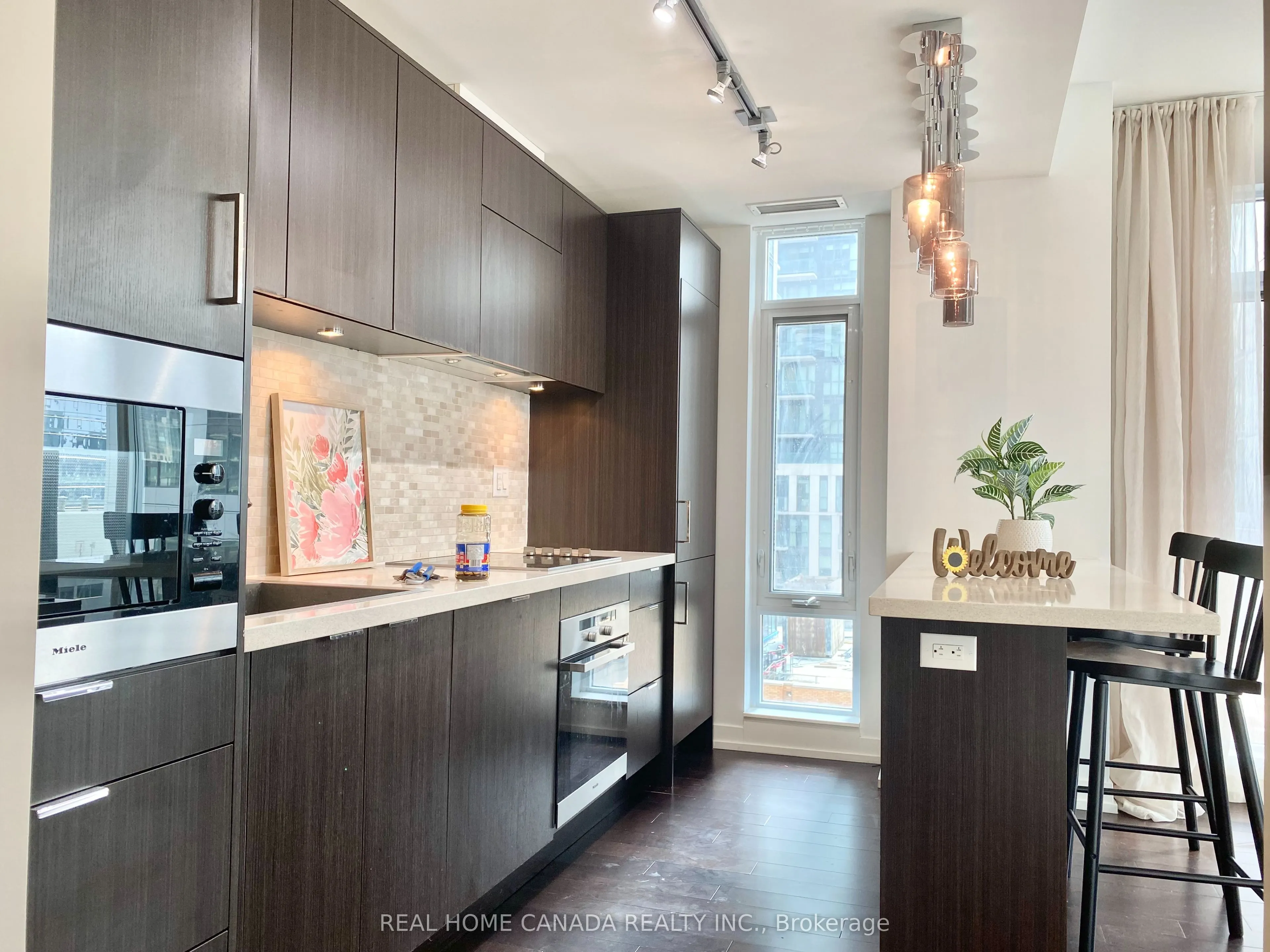 21 Widmer Street, #1302