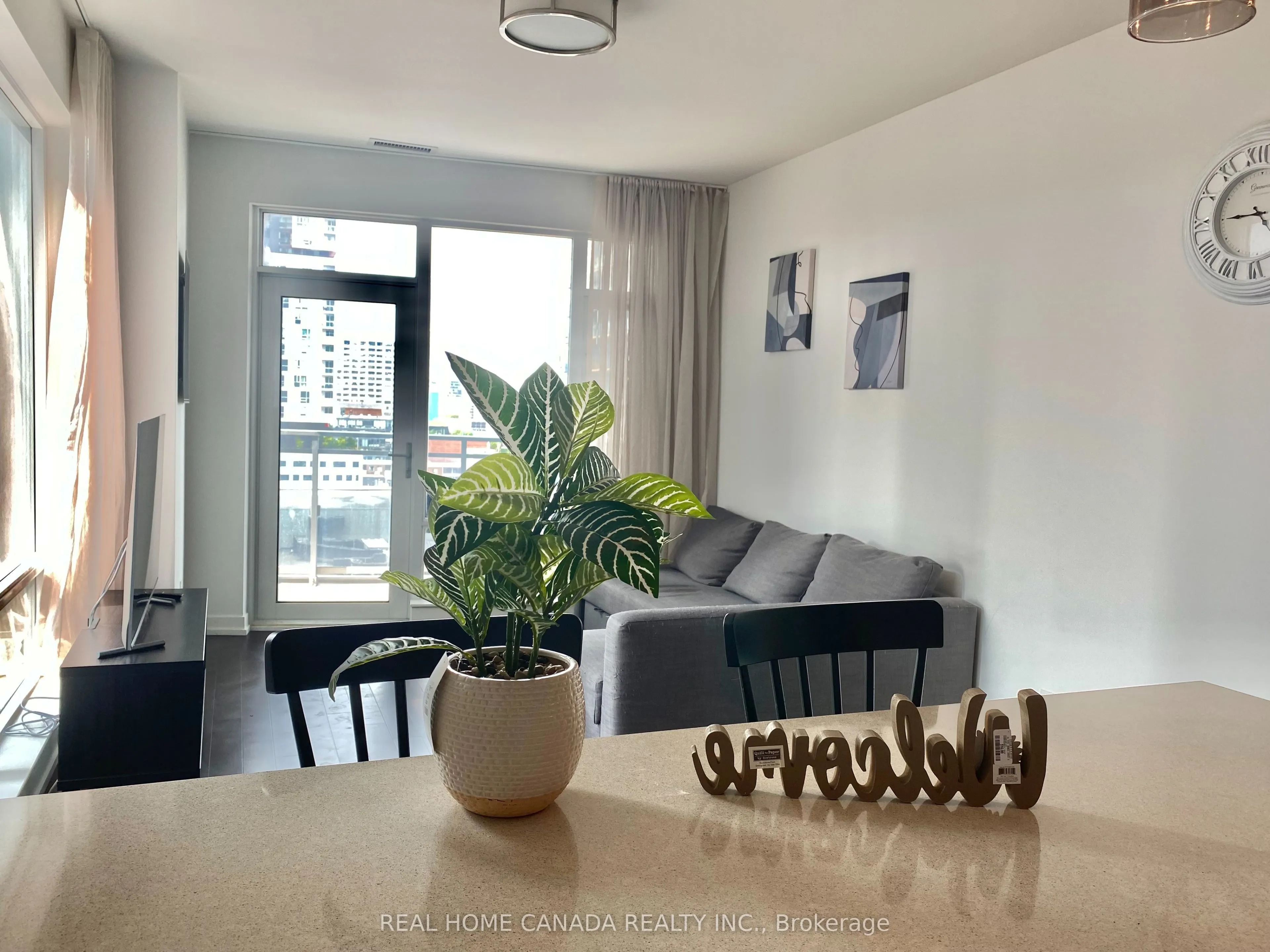 21 Widmer Street, #1302