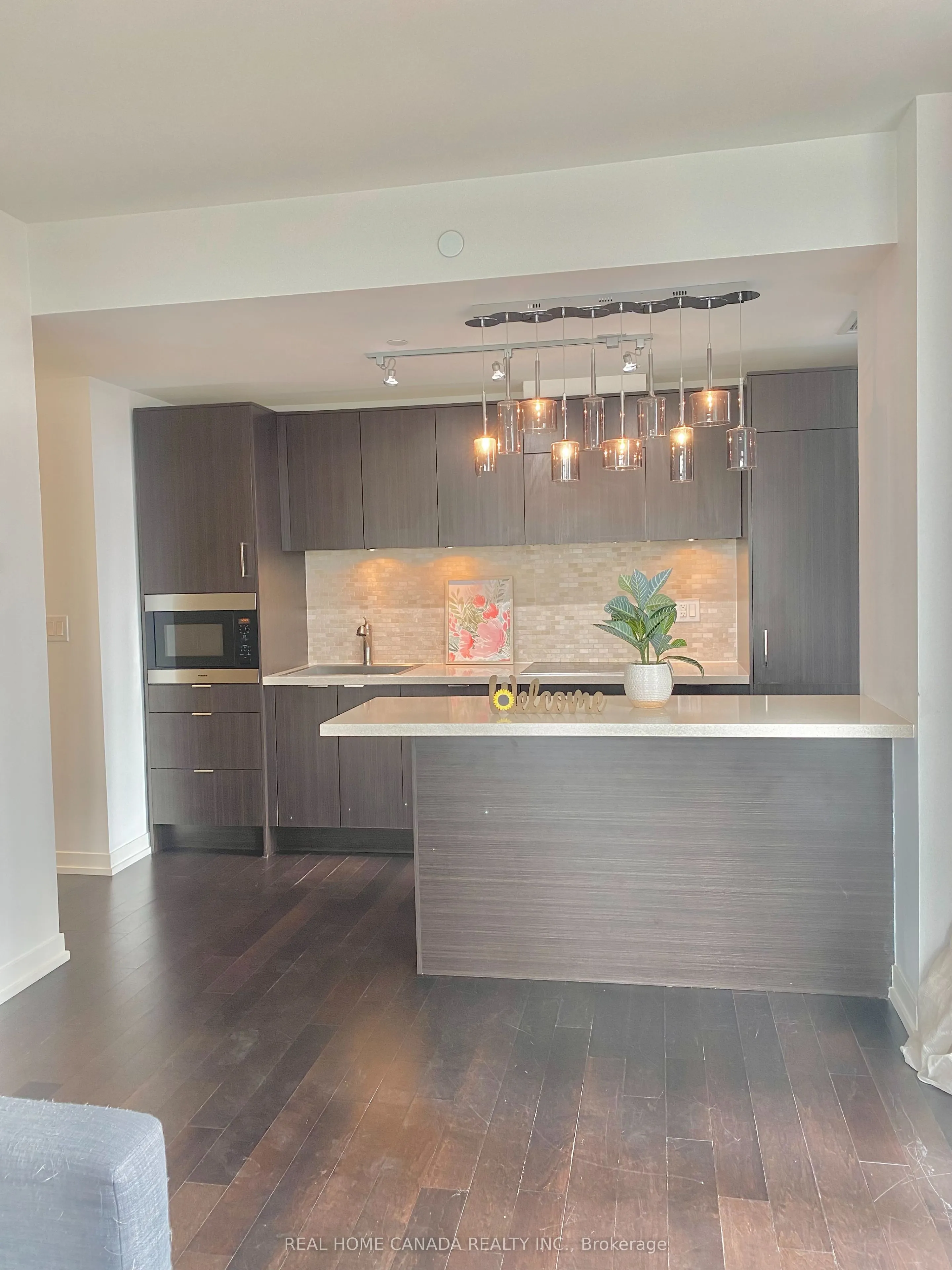 21 Widmer Street, #1302